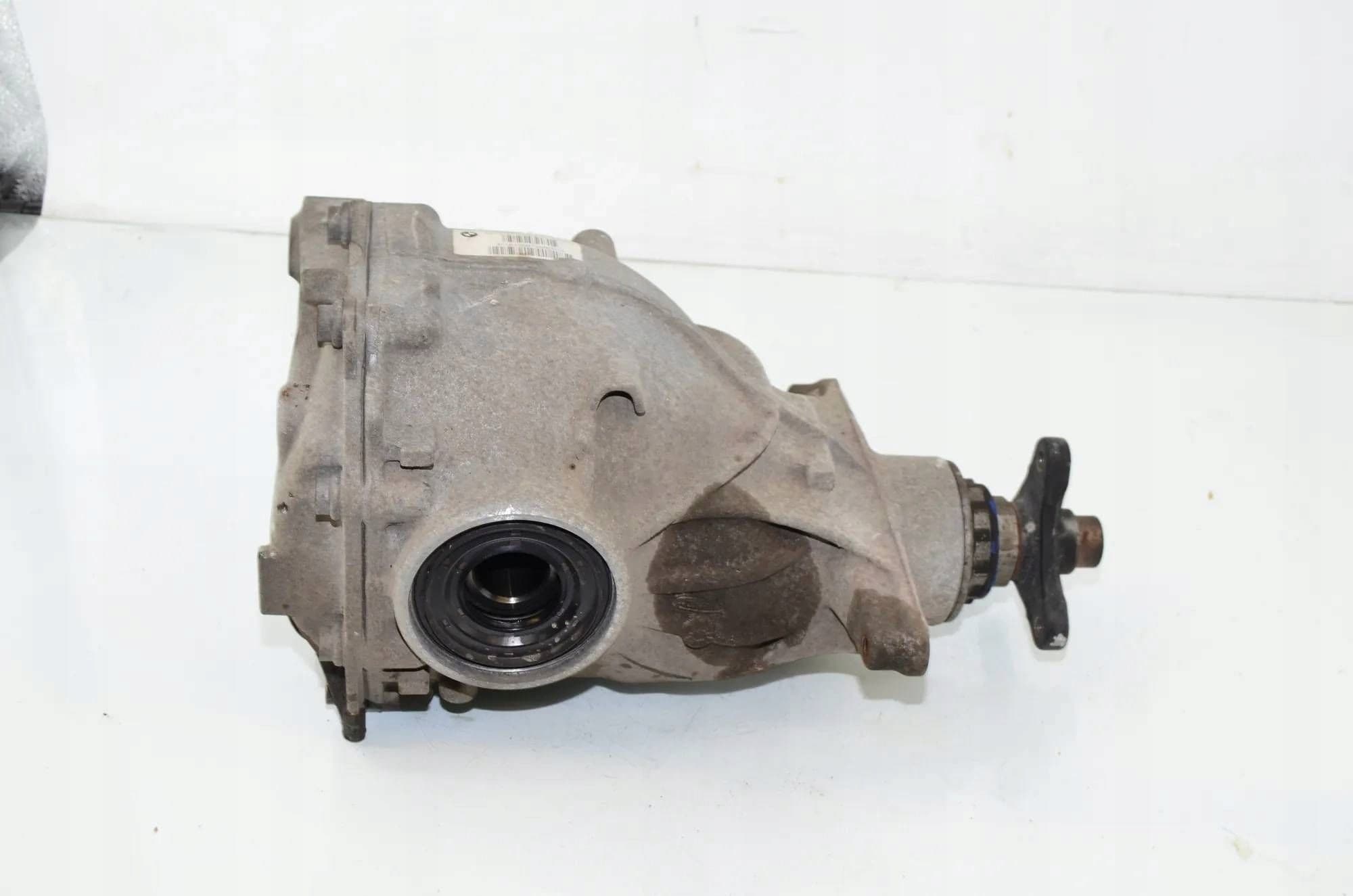 Diferencial trasero BMW Serie 7 G11 G12 8618727 usado 2