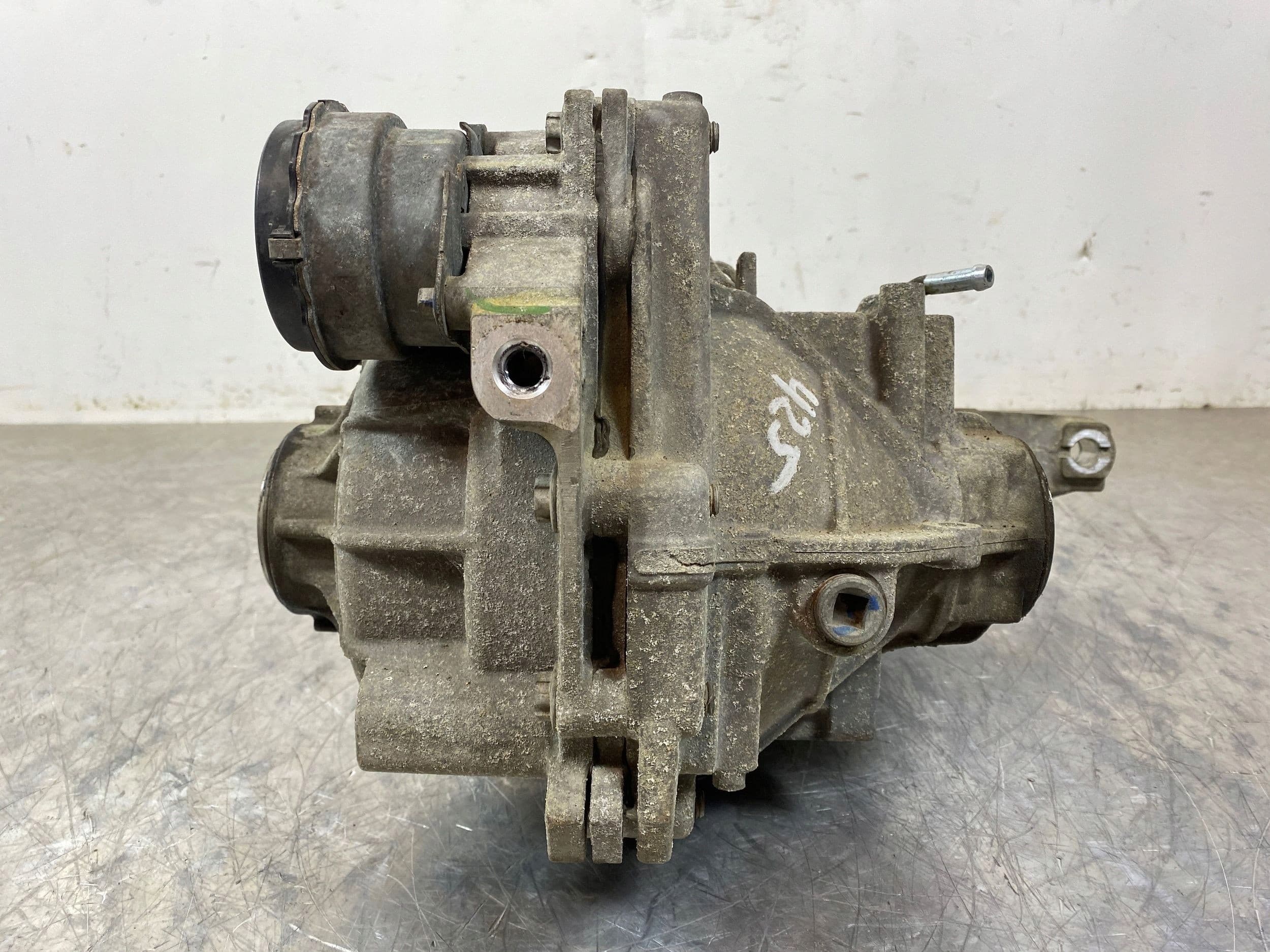 Diferencial Trasero Ford Escape IV 2022 10037244 usado 8