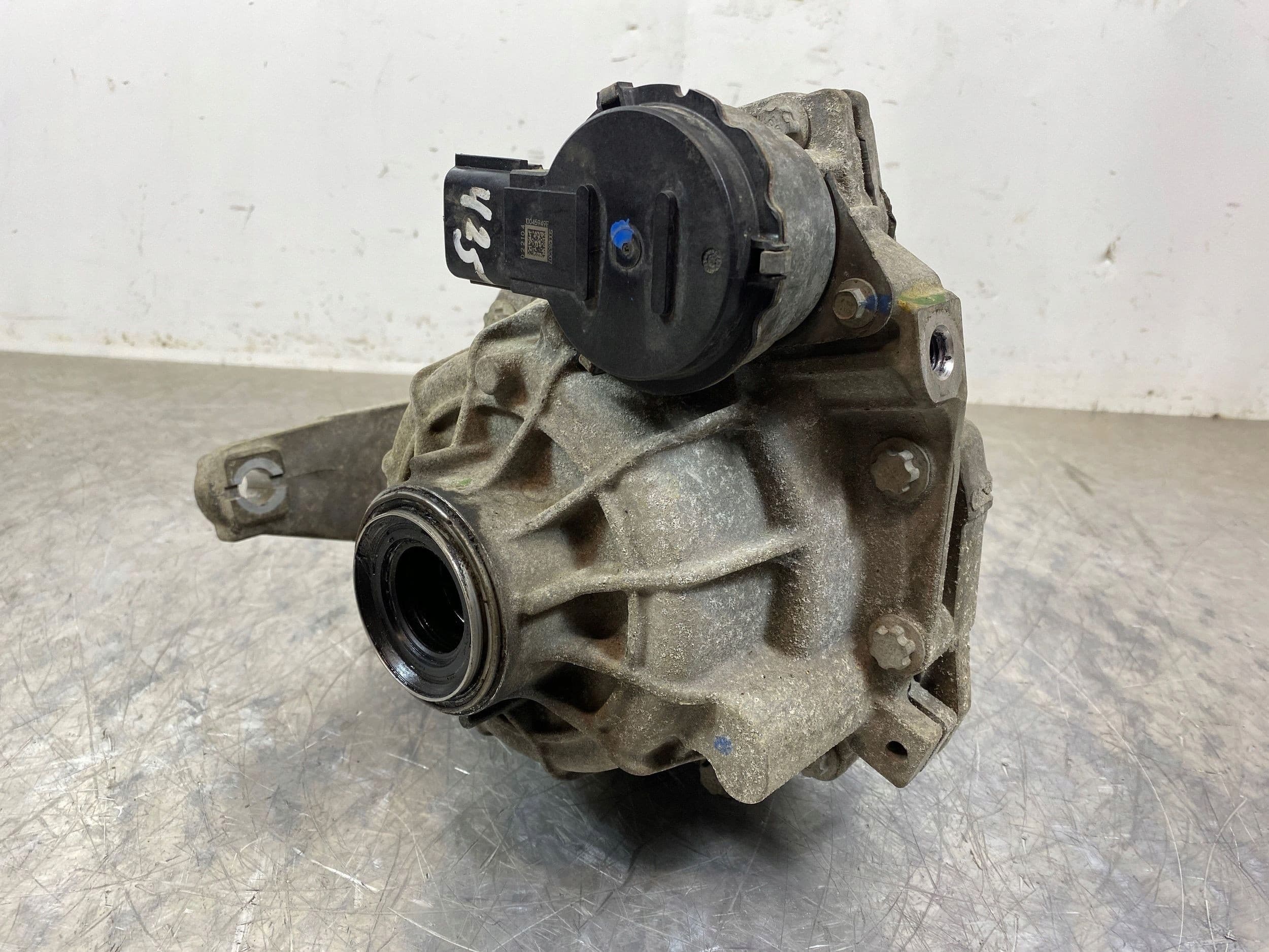 Diferencial Trasero Ford Escape IV 2022 10037244 usado 9