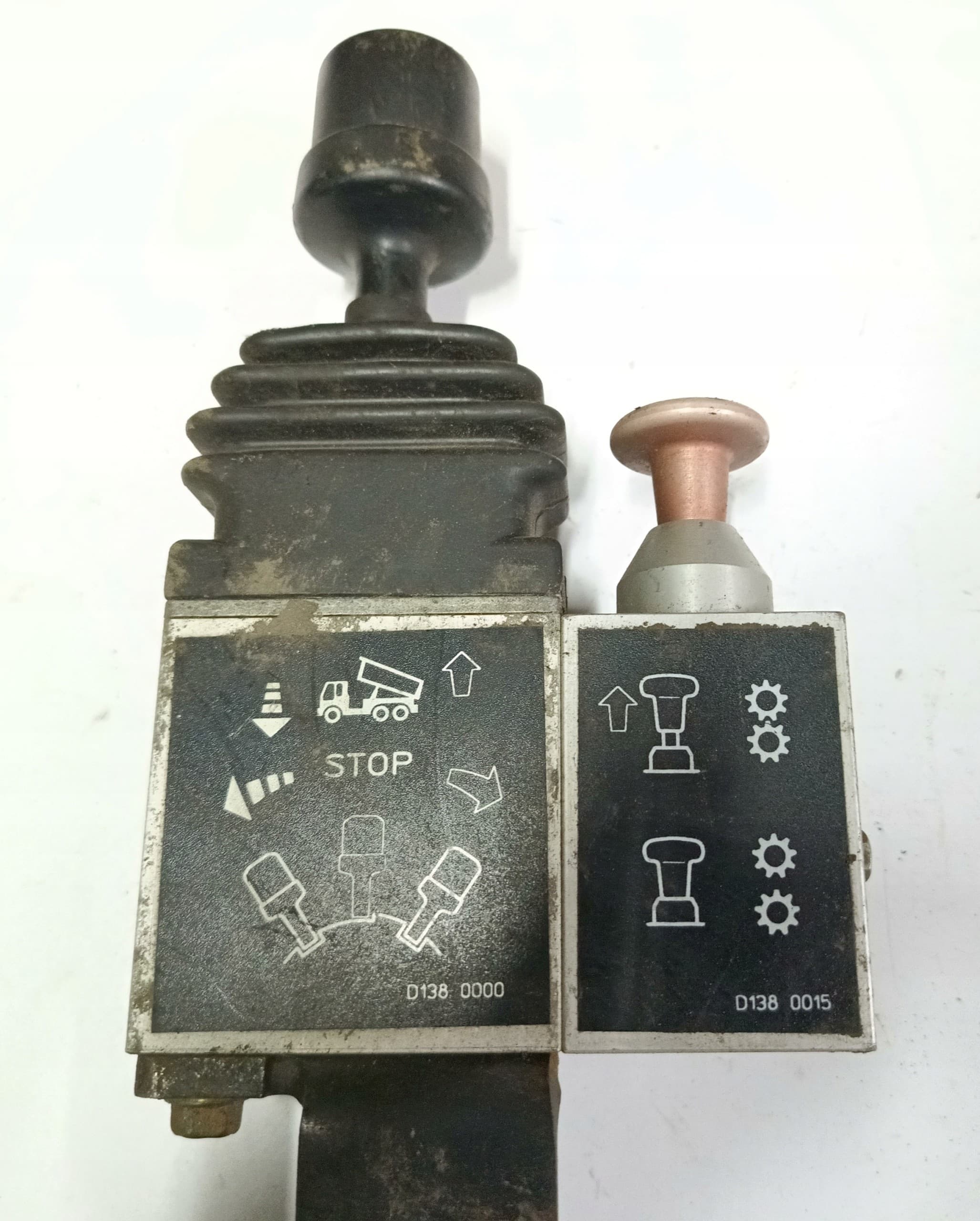 Joystick Neumático para Control Hidráulico de Volquete usado