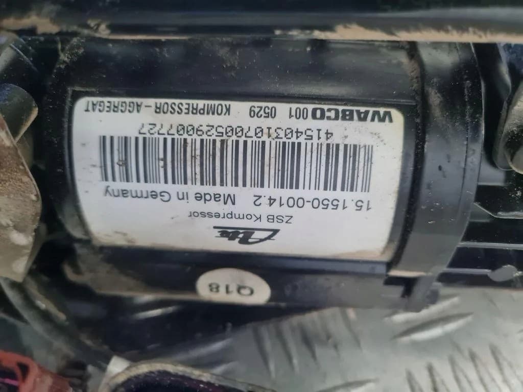Compresor de suspensión VW Phaeton (3D) 3D0422885D 3.0L 2006 usado 2