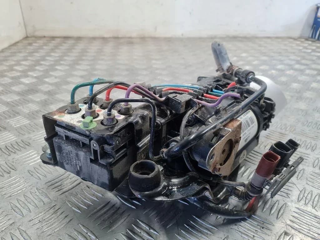 Compresor de suspensión VW Phaeton (3D) 3D0422885D 3.0L 2006 usado 5
