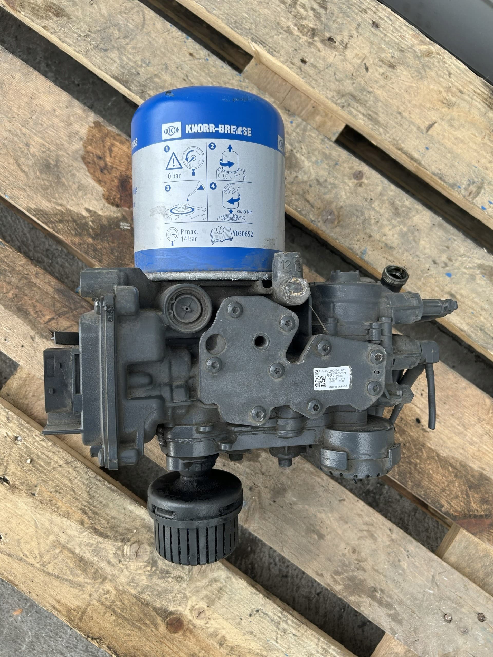 Secador de Aire Eapu Mercedes Actros MP5 EL2251 A0024460464 usado