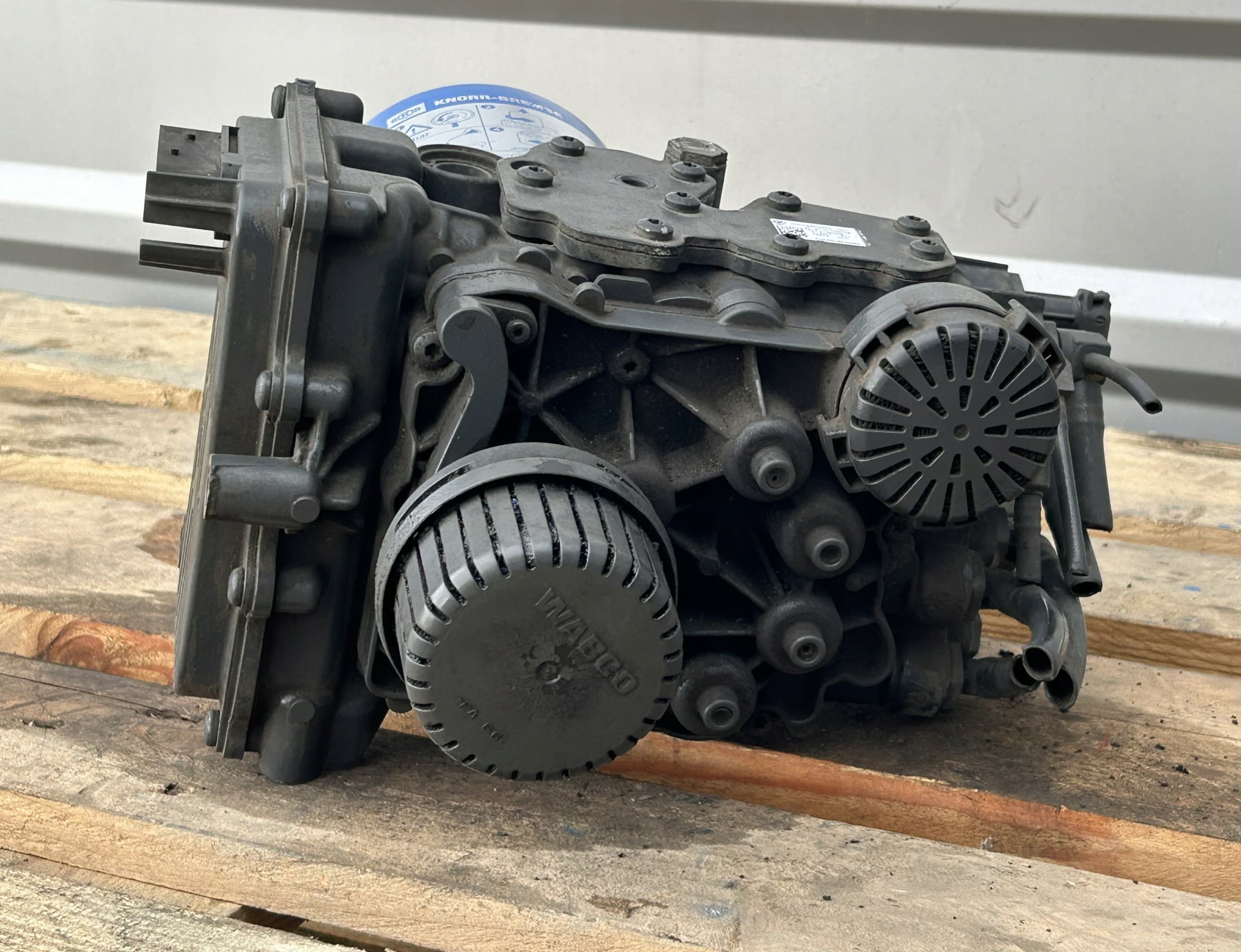 Secador de Aire Eapu Mercedes Actros MP5 EL2251 A0024460464 usado 3