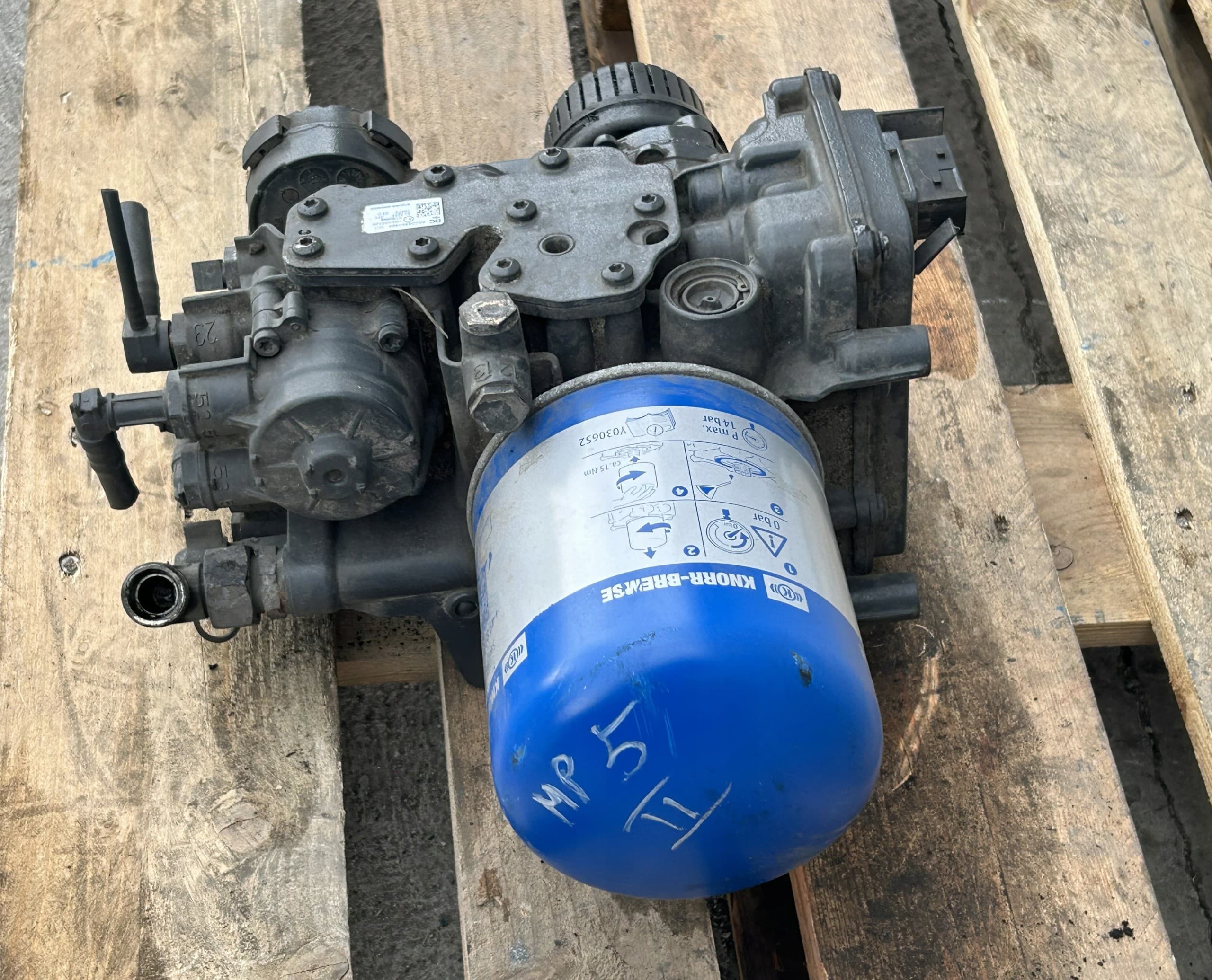Secador de Aire Eapu Mercedes Actros MP5 EL2251 A0024460464 usado 6
