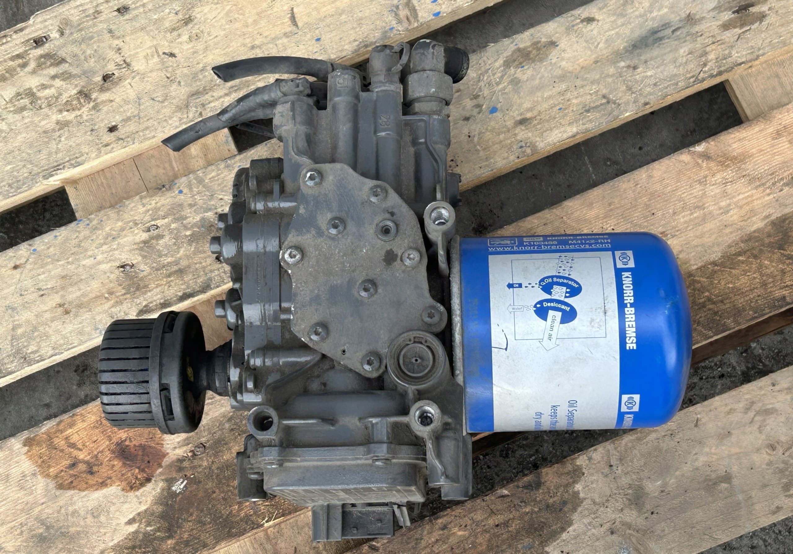 Secador de Aire Eapu Mercedes Actros MP5 EL2251 A0024460464 usado 7