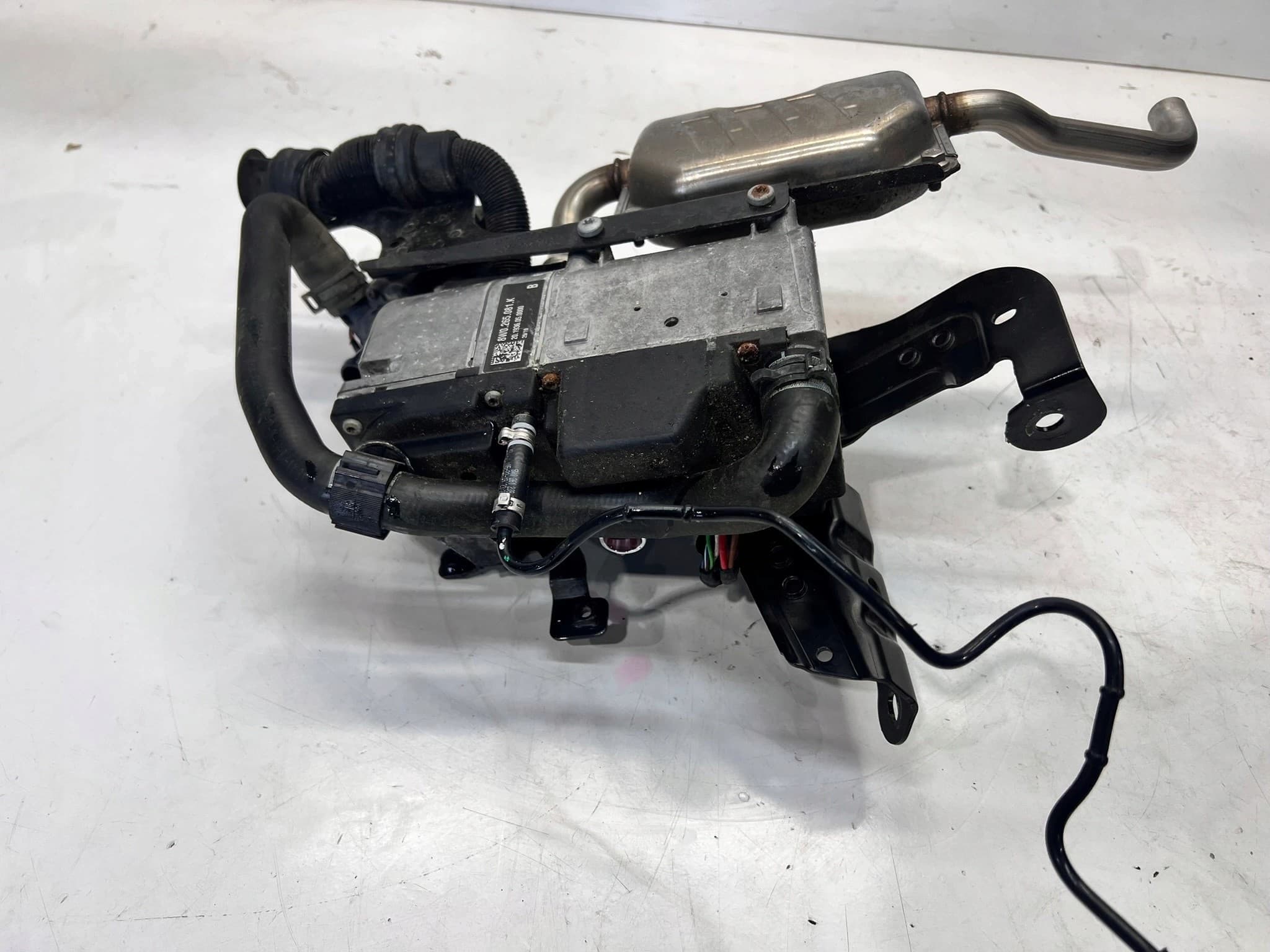 Calefactor Webasto Audi A4 B9 A5 8W0265081K usado 8