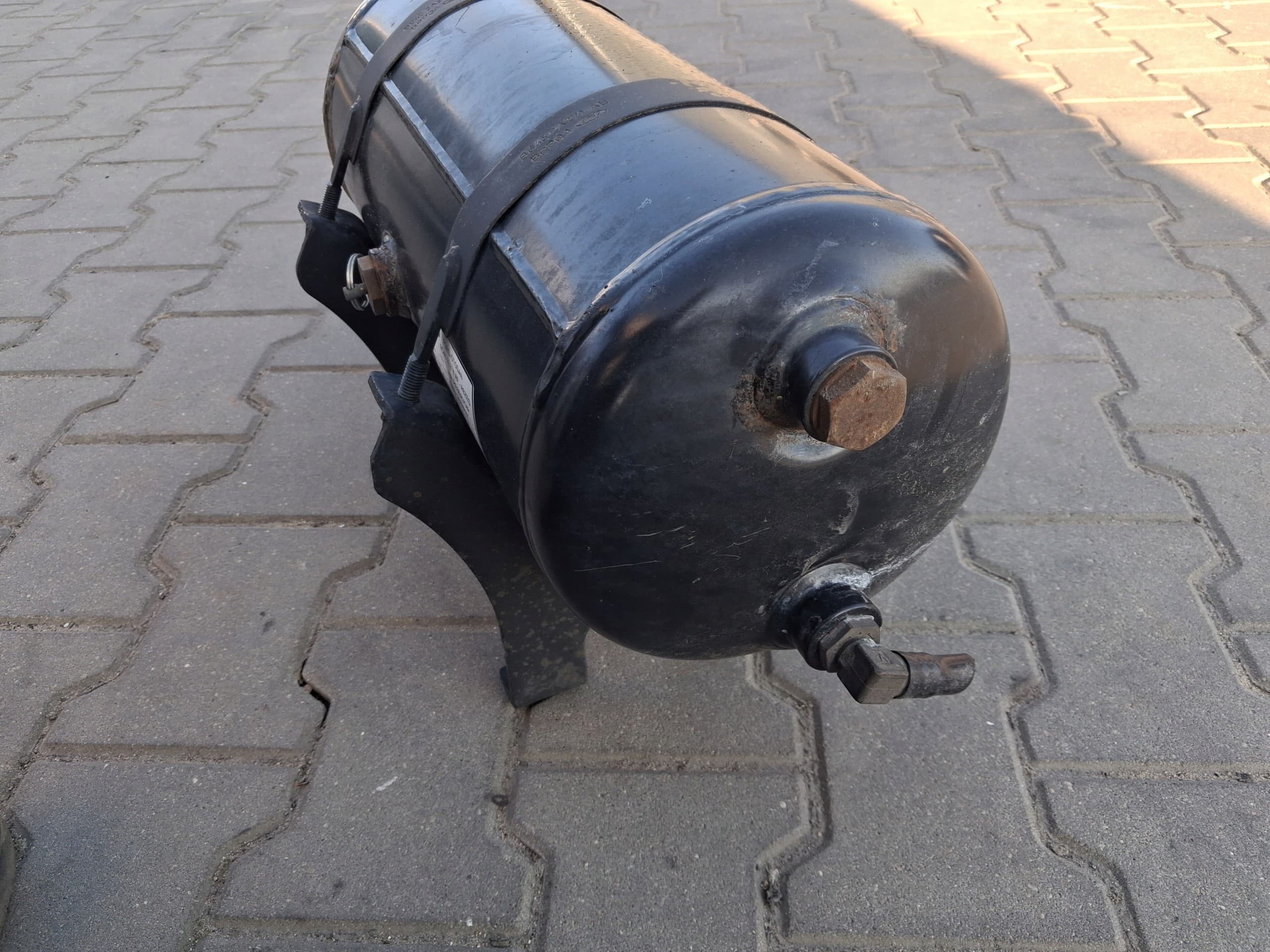 Soporte para depósito de aire 15L Ford F-Max Cargo usado 2