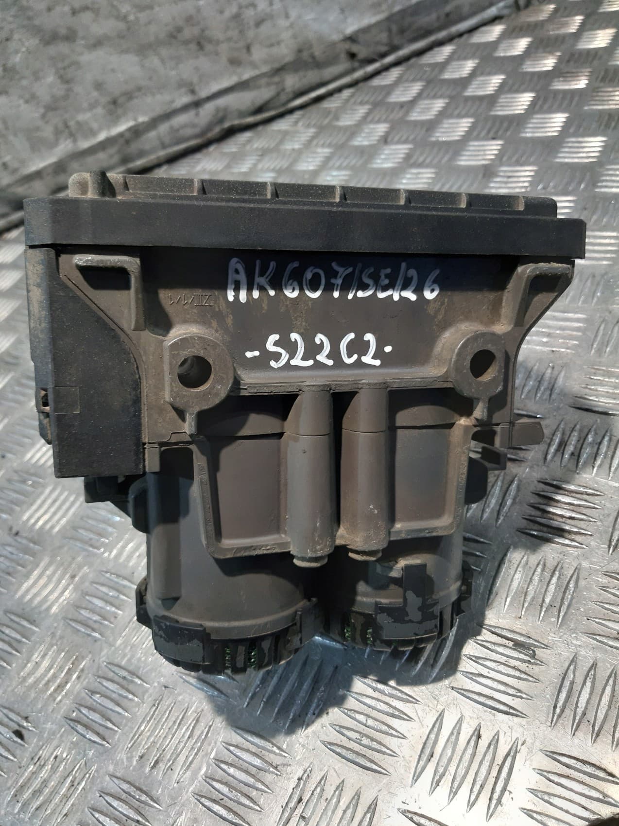 Válvula de Relevo OE Volvo Renault Ebs II K020022 usado 6