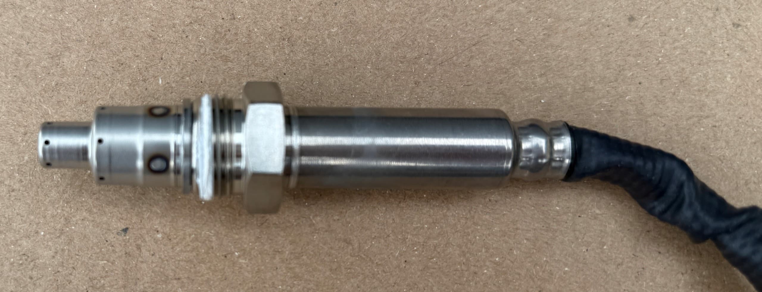 Sensor NOx Mercedes Vito W447 A0009058511 OEM nuevo 3