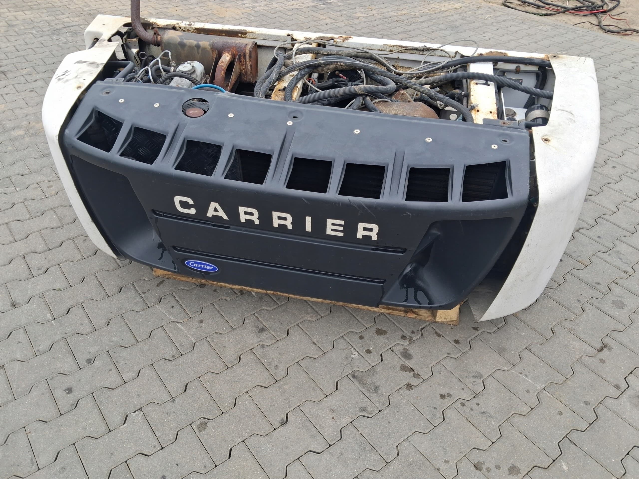 Unidad de Enfriamiento Carrier Supra MT con 2 Evaporadores usado 2