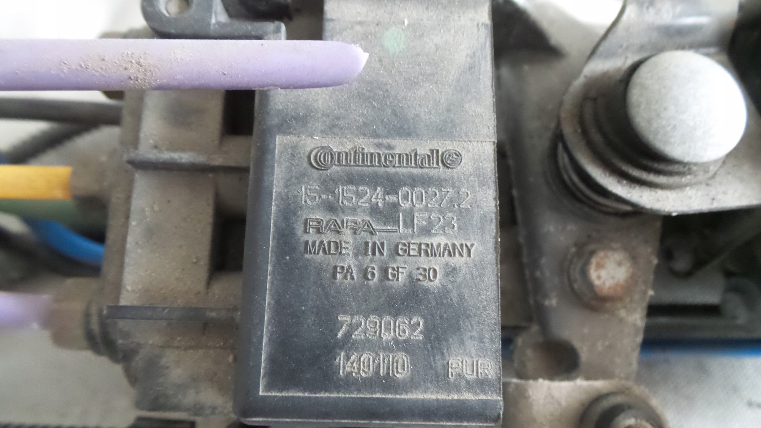 Compresor de suspensión Cayenne Touareg 7P0698007D Ate Conti usado 6
