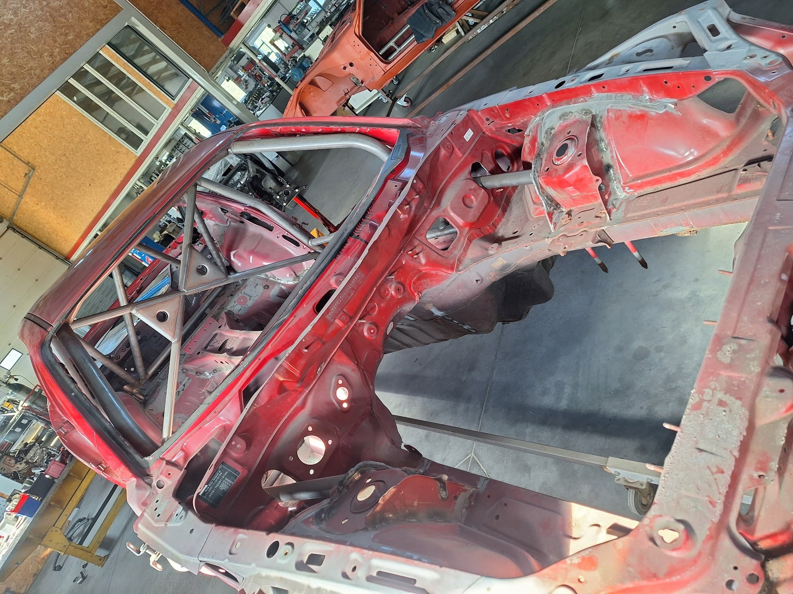 Carrocería Mazda Rx-8 con jaula de seguridad nuevo 4