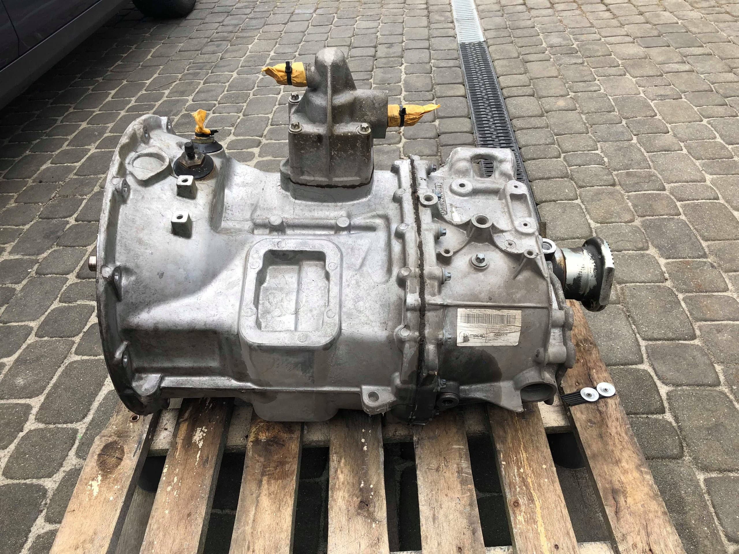Caja de Cambios Atego Vario 813 OM 904LA usado 3