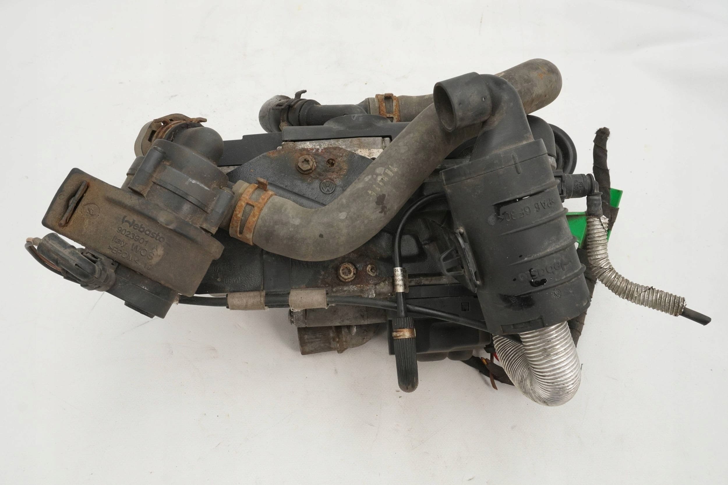 Calefactor estacionario Webasto para VW Passat B8 3Q0815005E usado 5