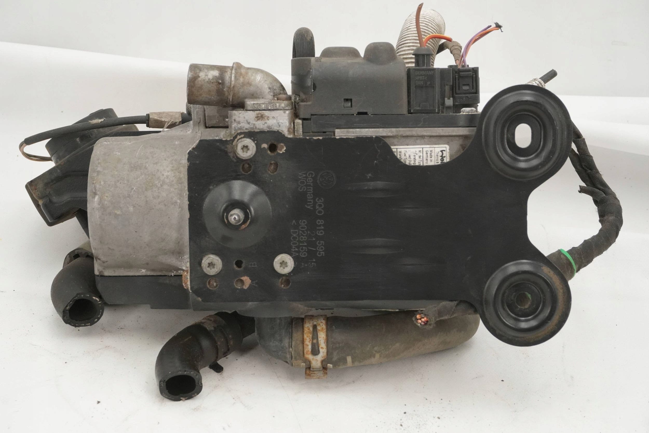 Calefactor estacionario Webasto para VW Passat B8 3Q0815005E usado 6