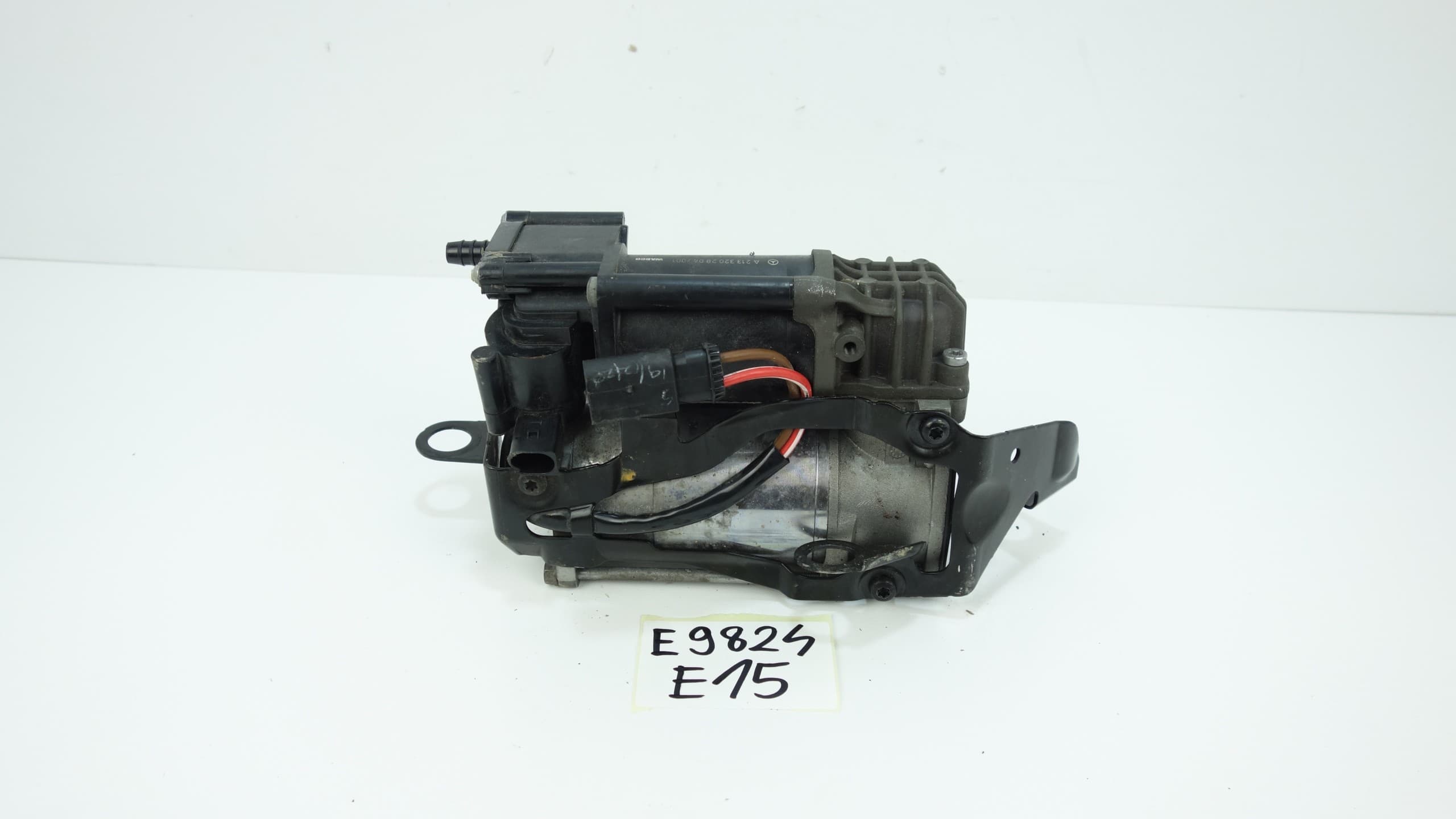 Compresor de Suspensión Mercedes W205 W213 W253 A2133202804 usado 4