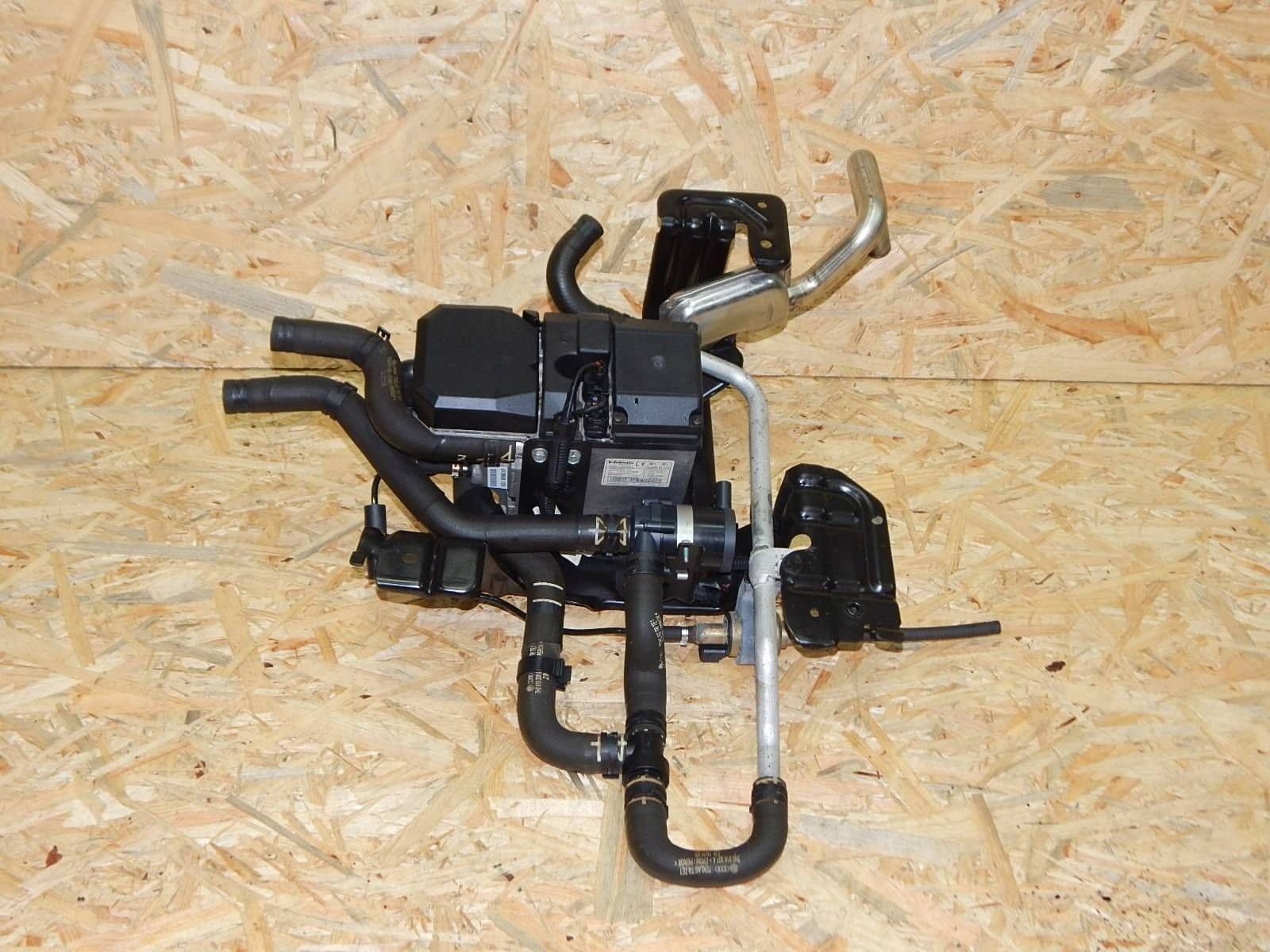 Calefactor de estacionamiento VW T5 Webasto 7H0815071C usado