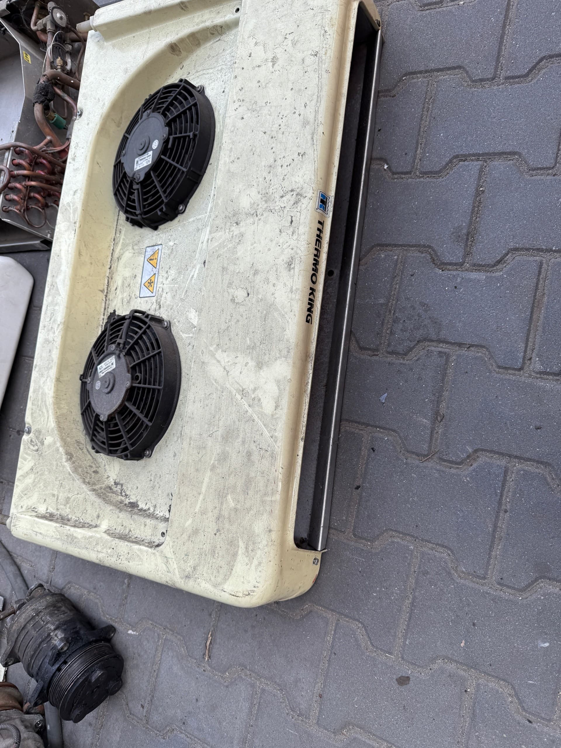 Unidad Refrigerada Thermo King V300 Max usado 4