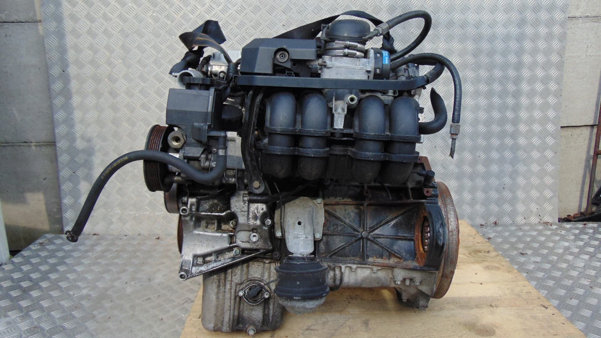 Motor Mercedes C-Class W203 2.0 R1110112901 usado