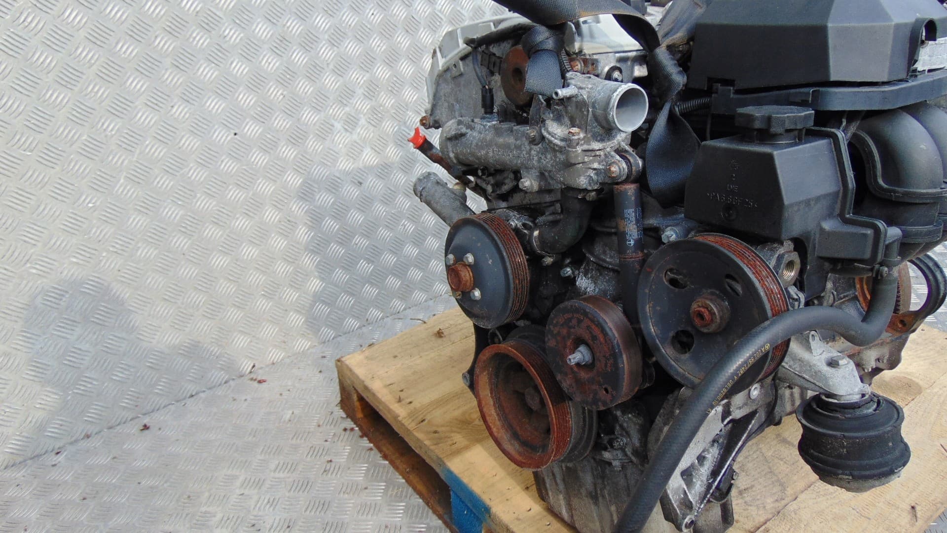 Motor Mercedes C-Class W203 2.0 R1110112901 usado 2