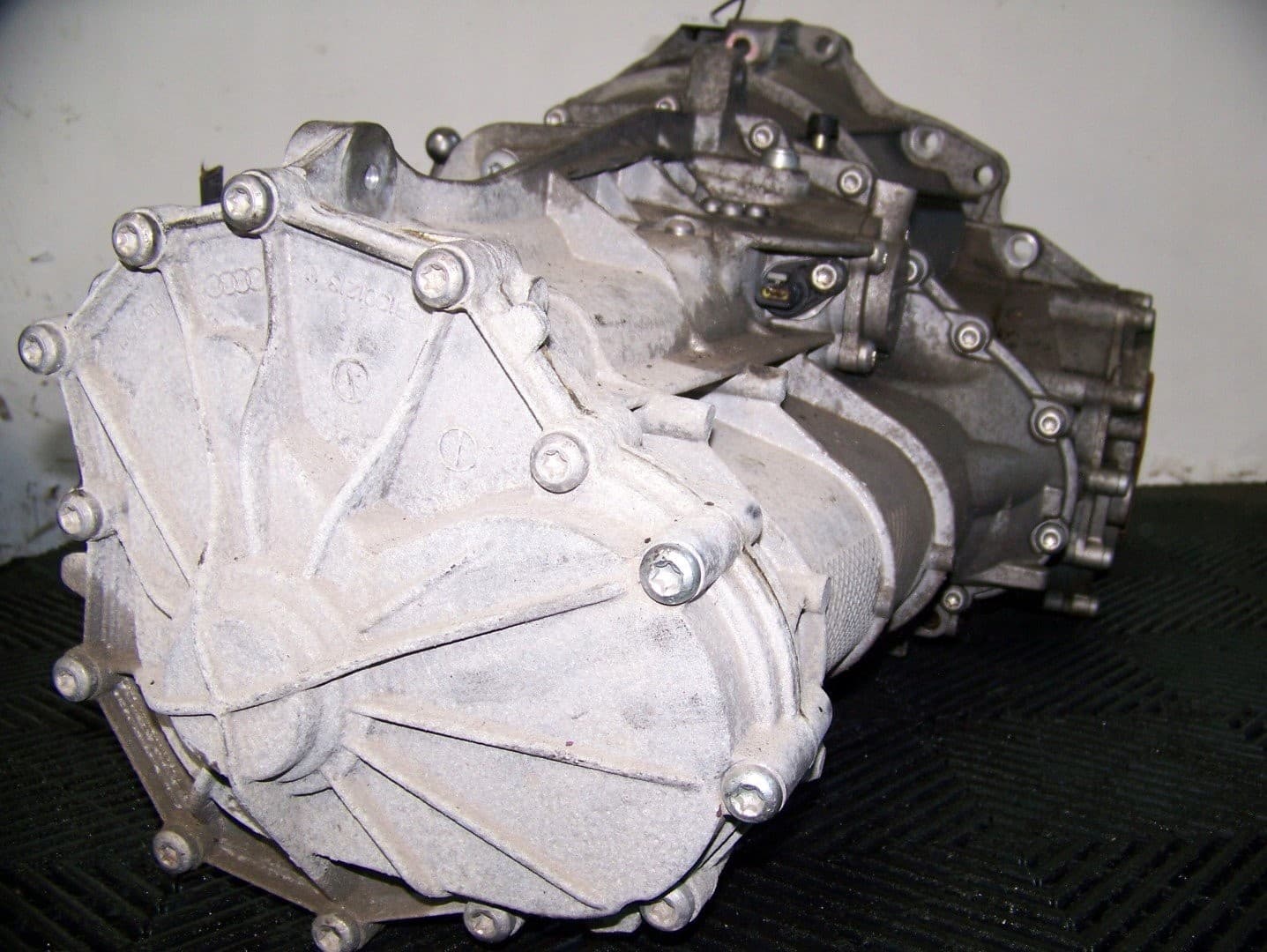 Caja de Cambios Audi A4 B8, Q5, A5 2.0 TDI 163KM Pjh Dañada usado 3