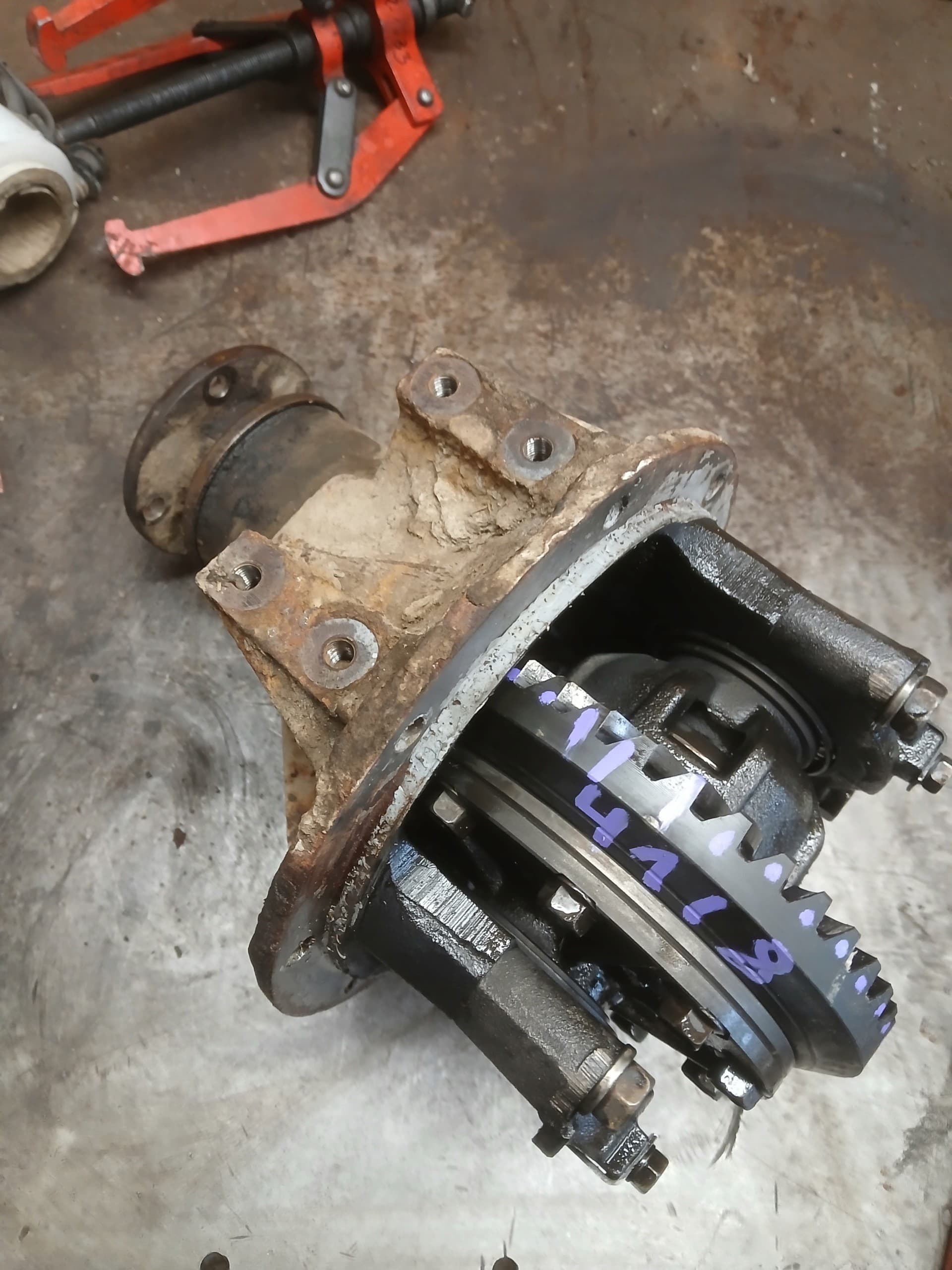 Suzuki Vitara I 1.6 puente trasero / diferencial 41/8 - 5.125 usado 2