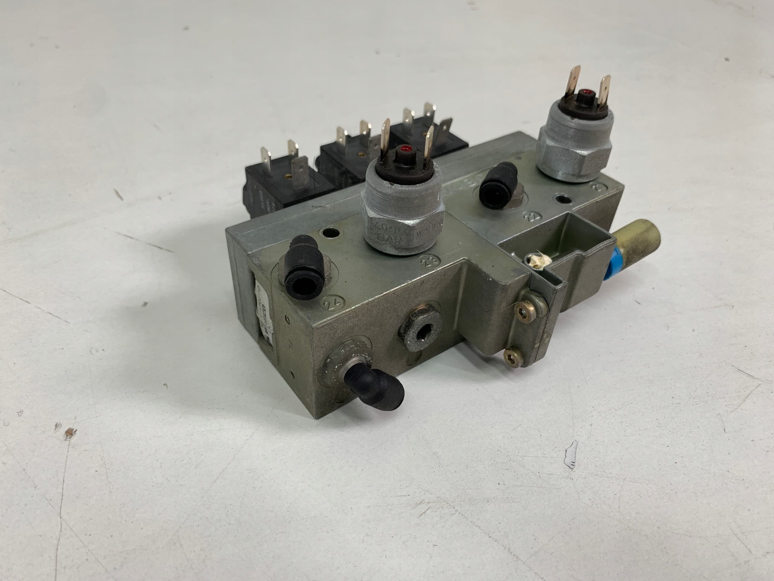 Válvula magnética Wabco 4726000220 nuevo 8