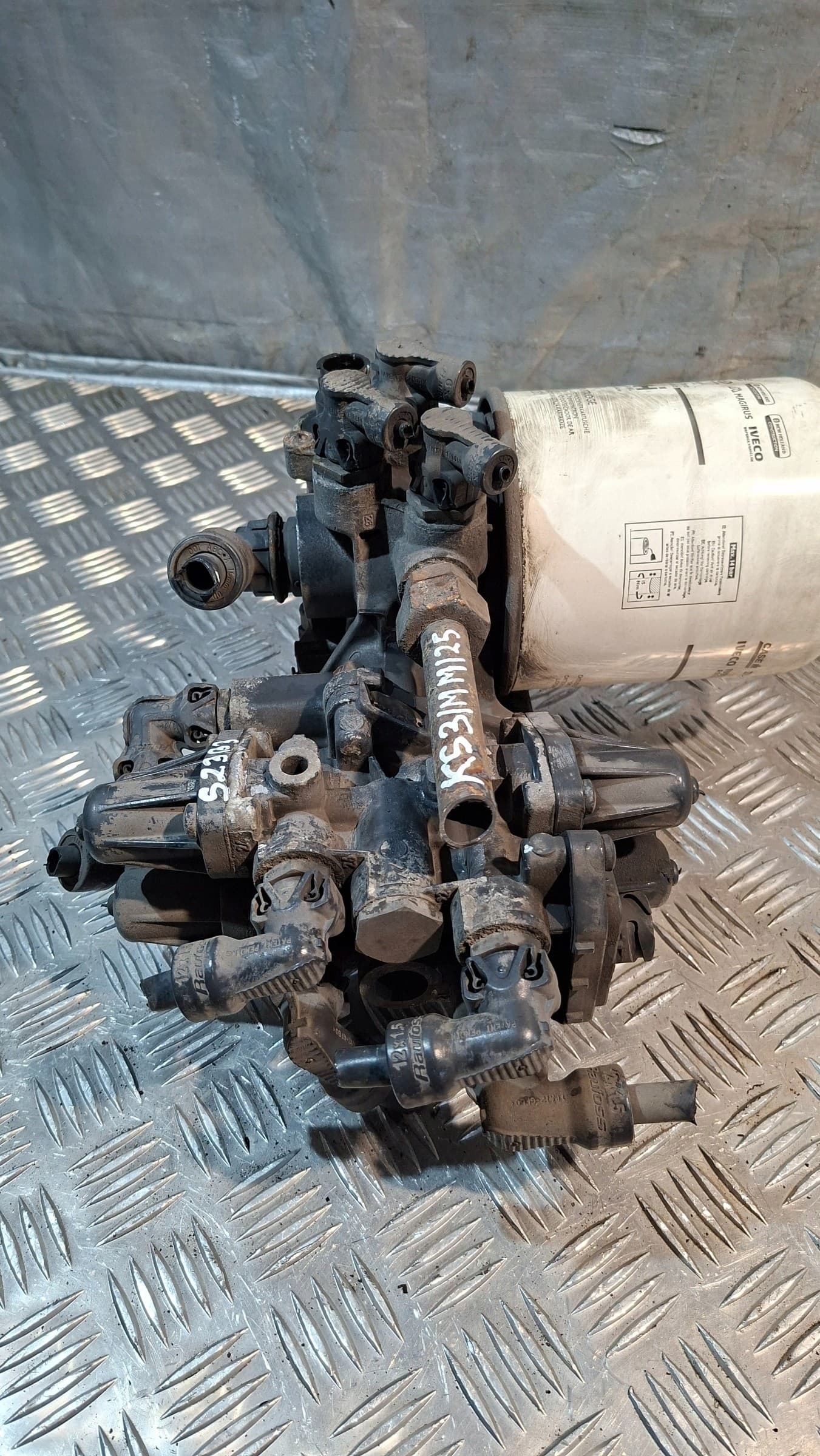 Secador de Aire Iveco Stralis usado 5