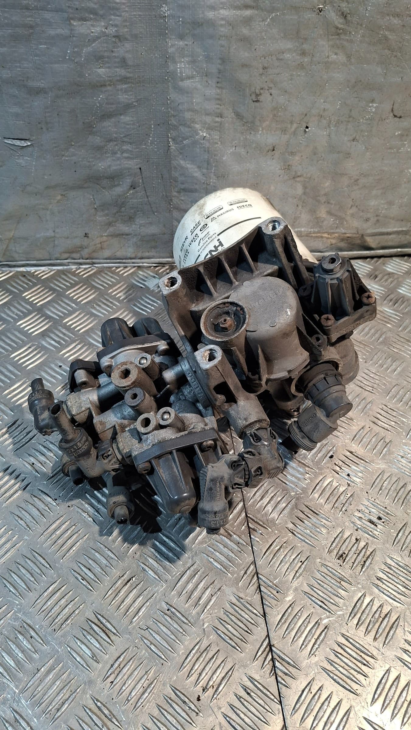 Secador de Aire Iveco Stralis usado 8