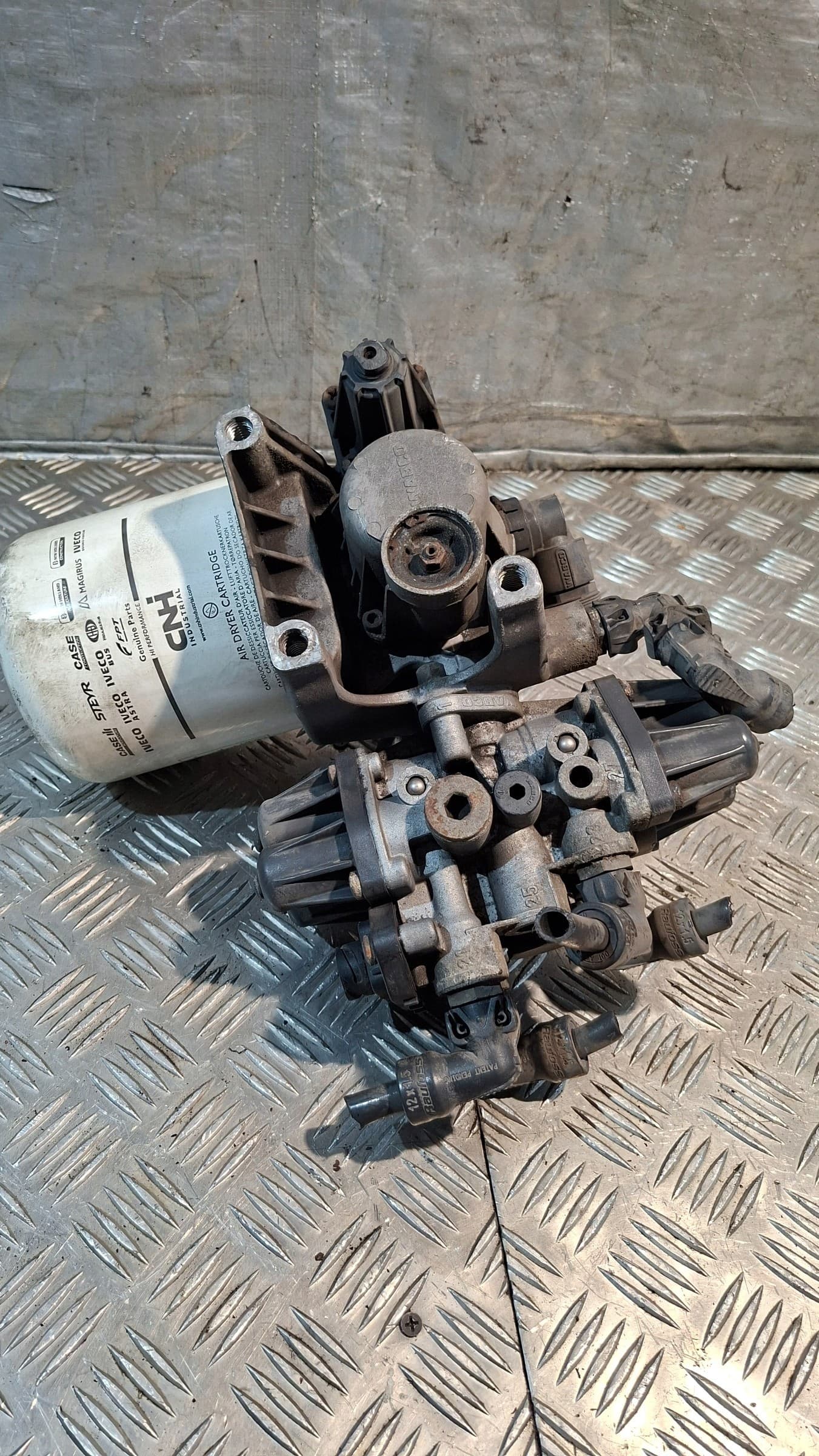 Secador de Aire Iveco Stralis usado 9