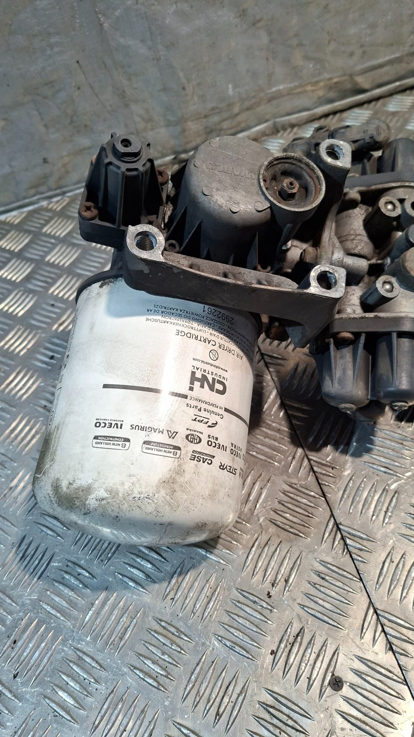 Secador de Aire Iveco Stralis usado 11