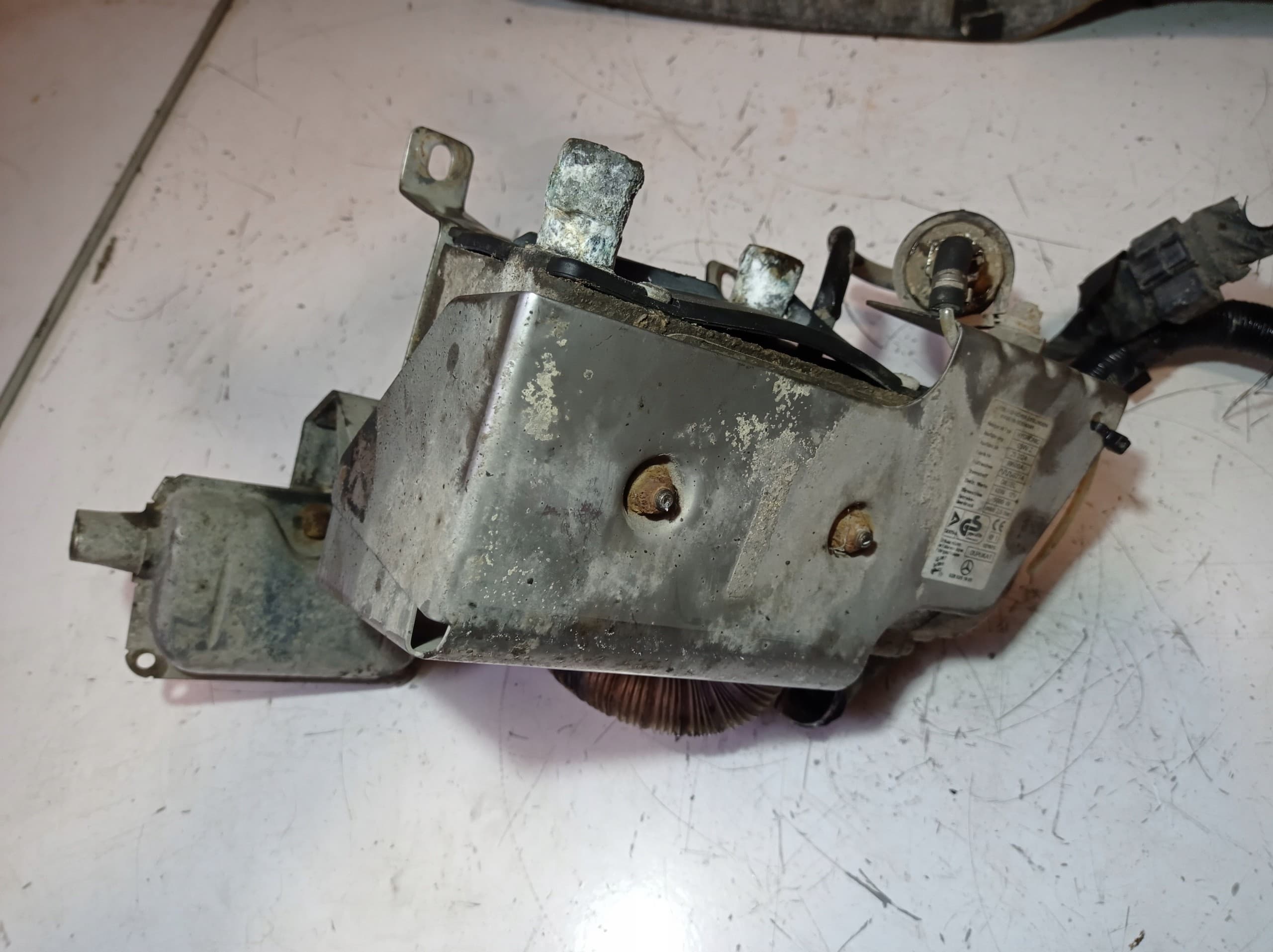 Calefactor estacionario Webasto Mercedes Vito 252124 usado 4