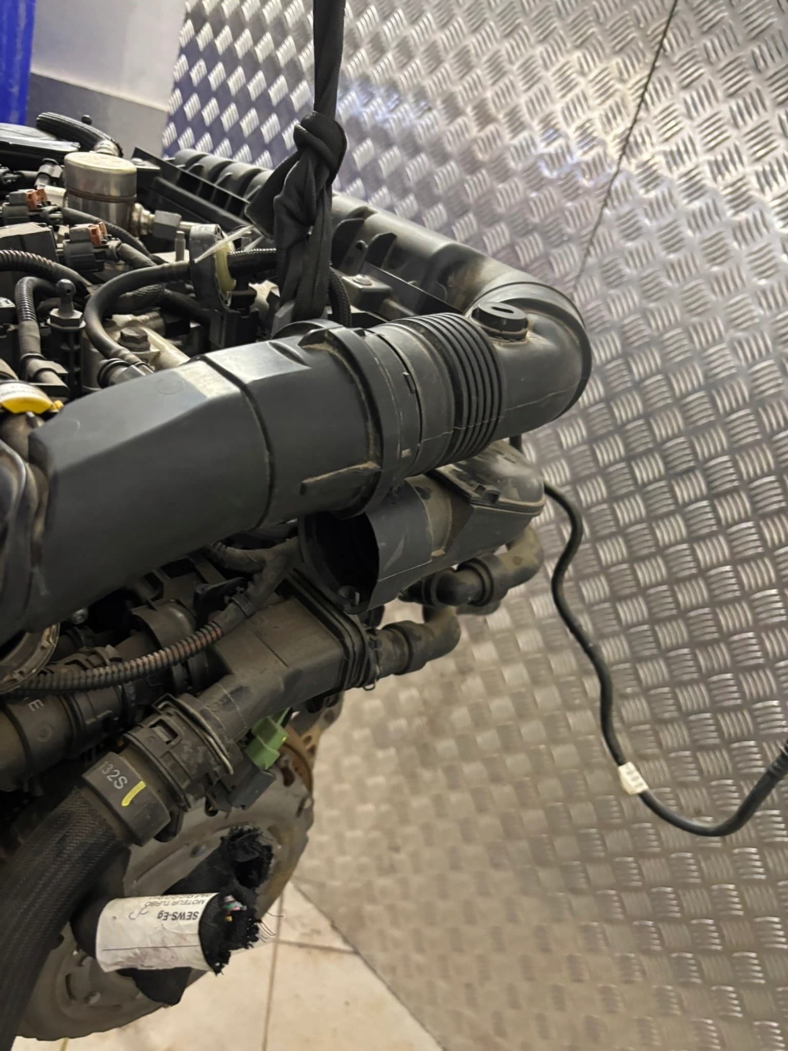 Motor Completo Citroën C5 Aircross 1.2THP HN05 32.000 km usado 5