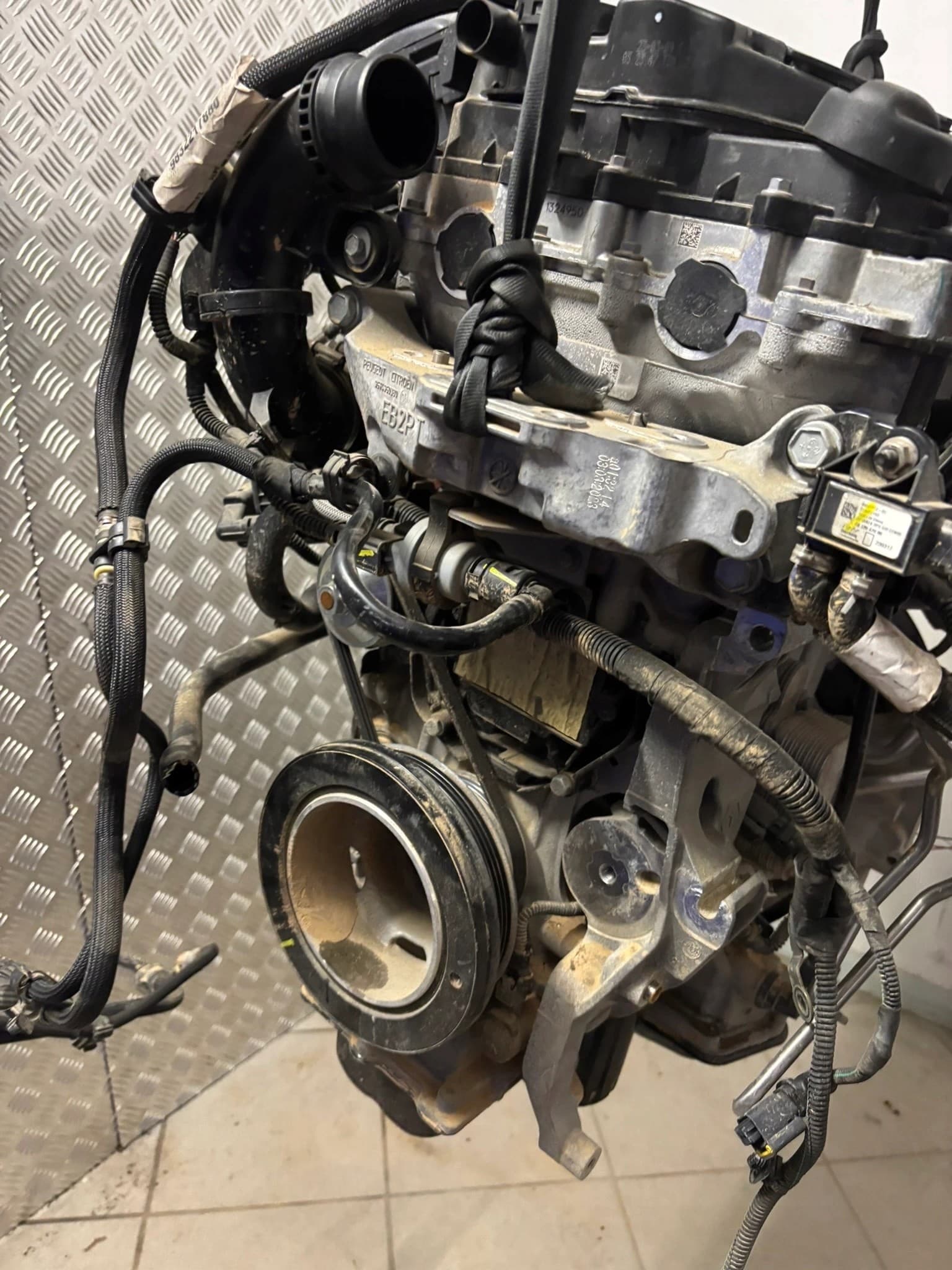 Motor Completo Citroën C5 Aircross 1.2THP HN05 32.000 km usado 8