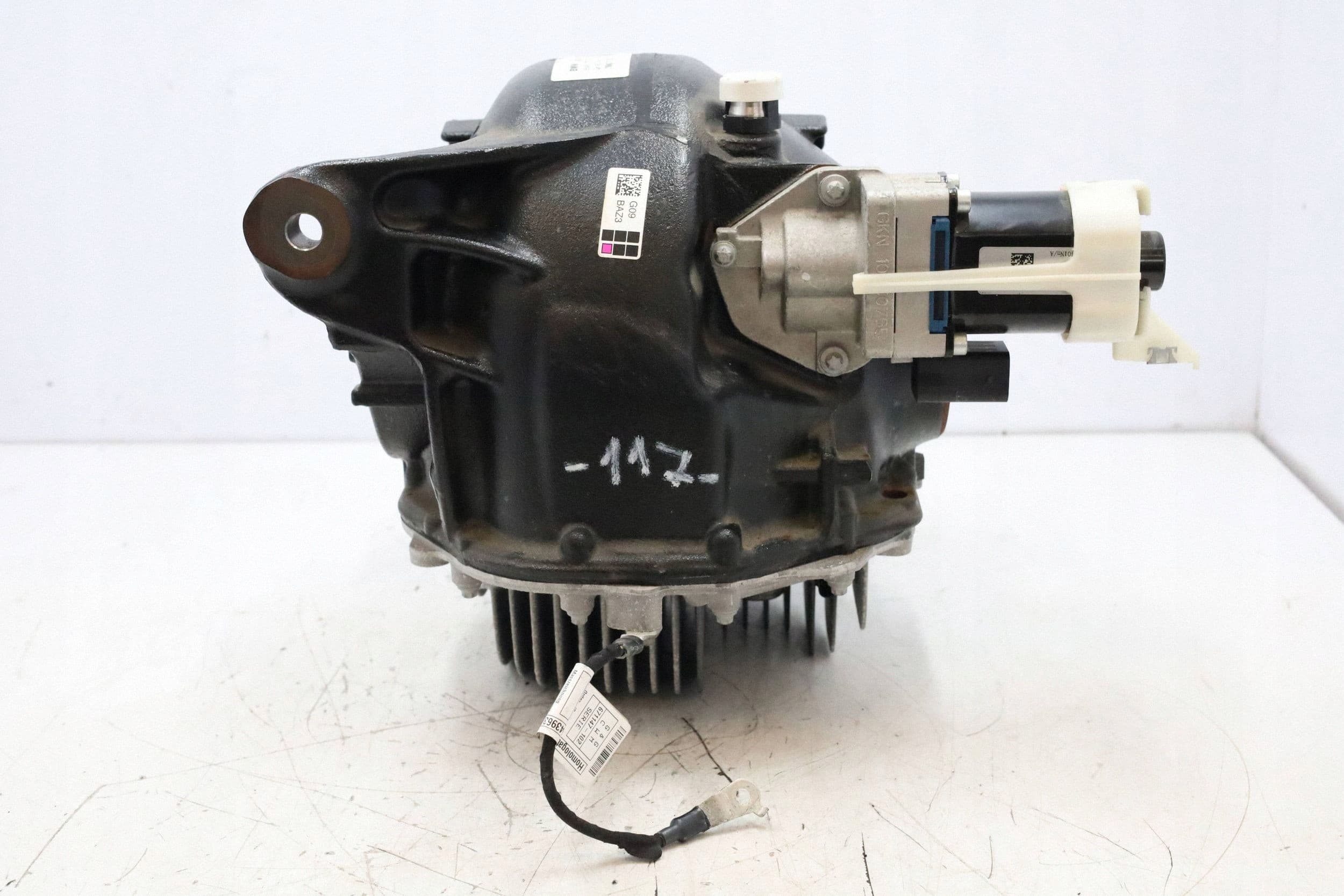 Puente diferencial trasero BMW XM G09 8849117 34KM usado 3