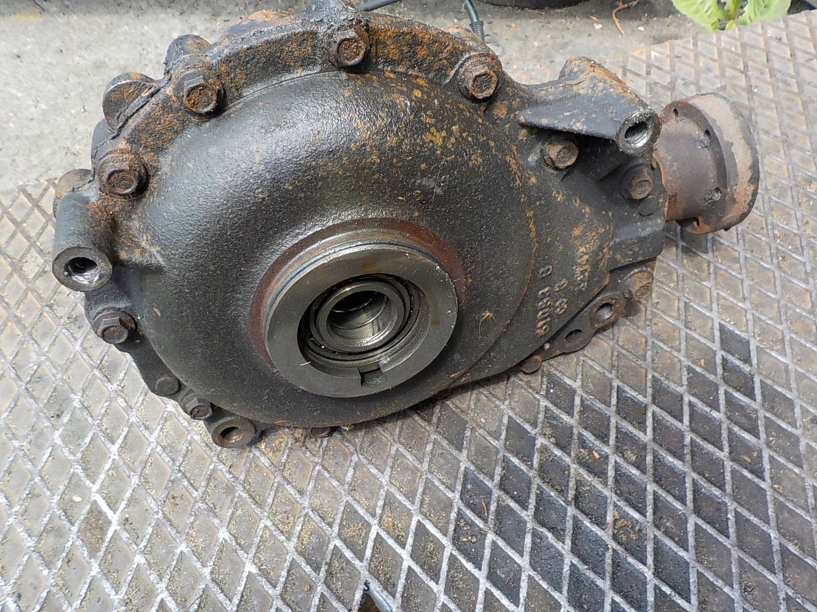 Puente Diferencial Land Rover L322 3.0 D 4.10 TBB000061 usado 2