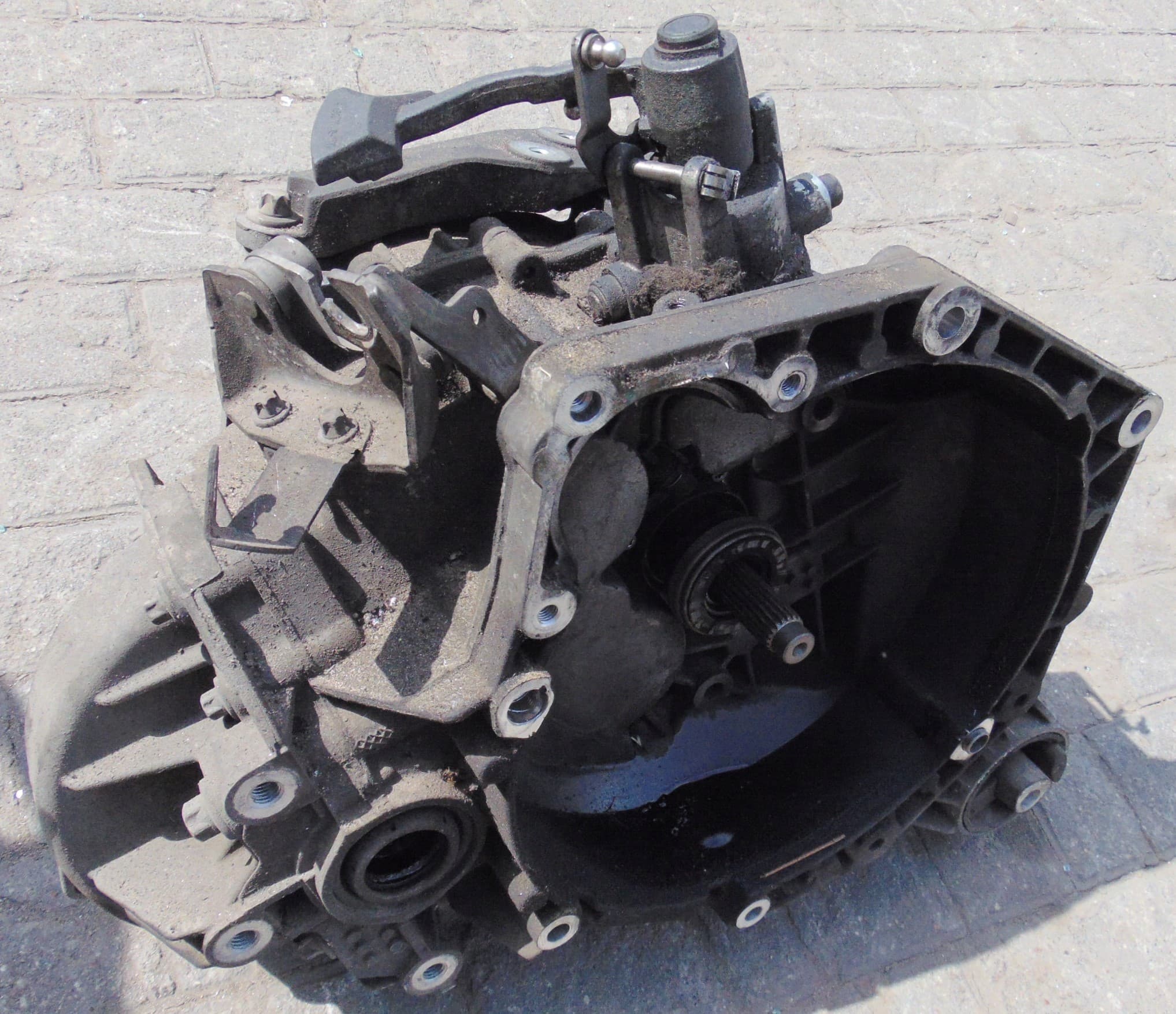 Caja de Cambios Manual Opel Zafira B 1.9CDTI Z19DT Europa usado