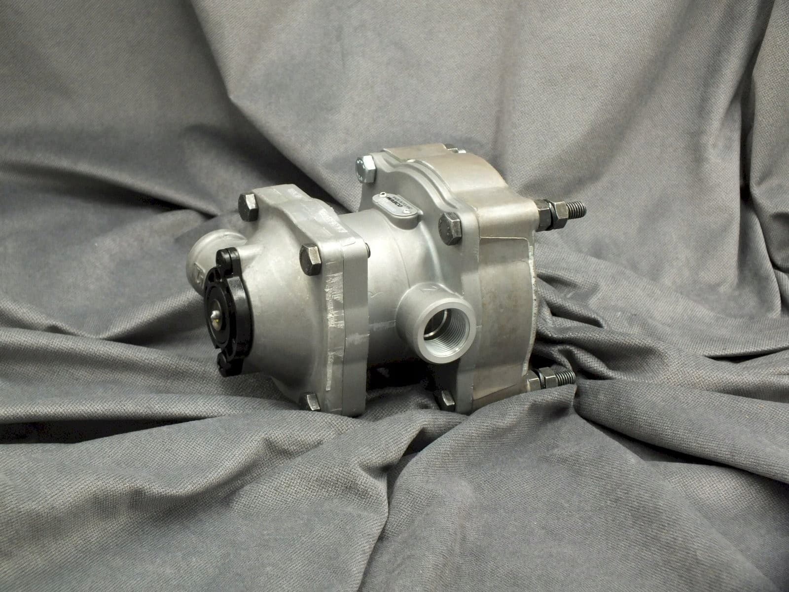 Válvula de control Wabco 9730020000 para semirremolque nuevo 4
