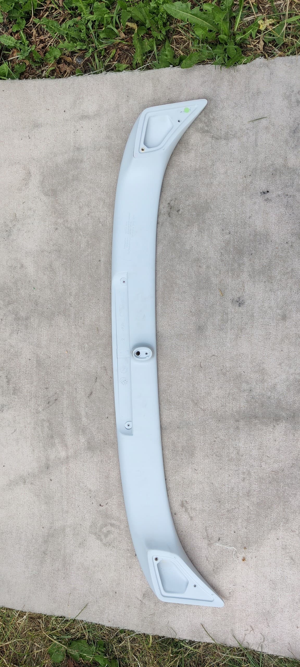 KE790-2F430 Spoiler trasero nuevo 2