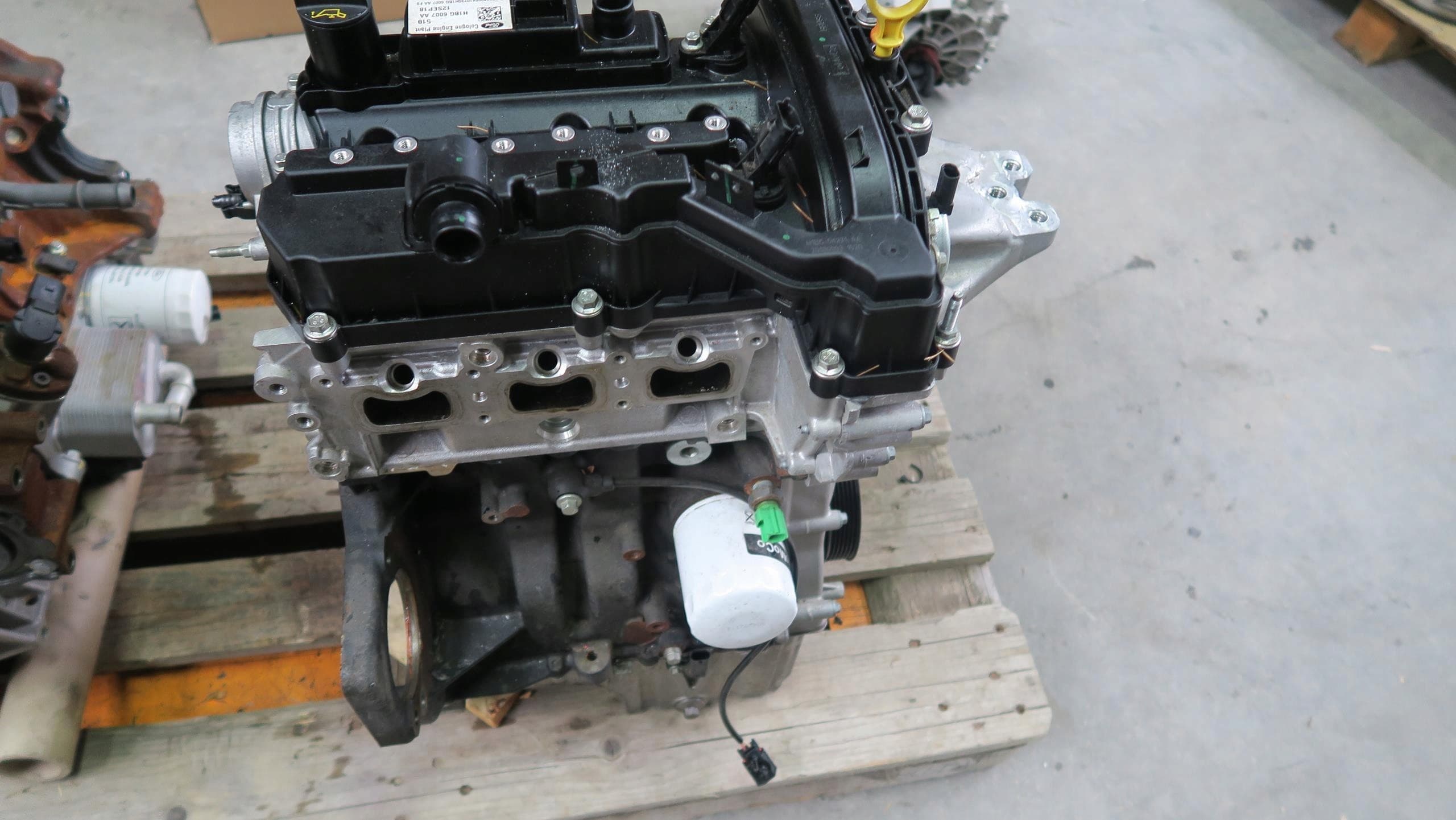 Motor de gasolina 1.1 original para Ford Fiesta MK8 usado
