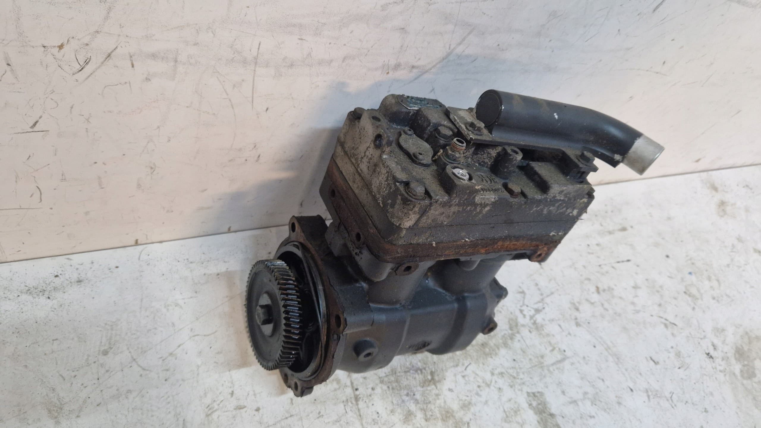 Compresor de aire Scania 1901246 usado 2