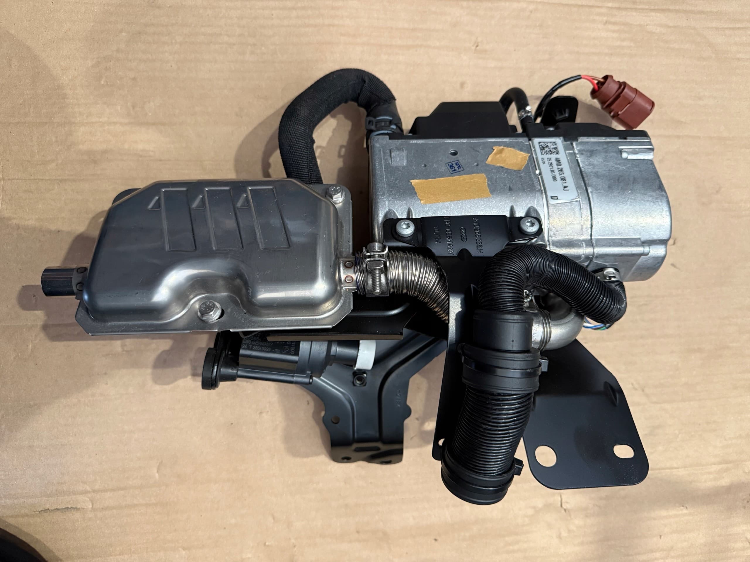 Webasto para Porsche Cayenne 9Y y Audi Q7 4M0265081AJ usado
