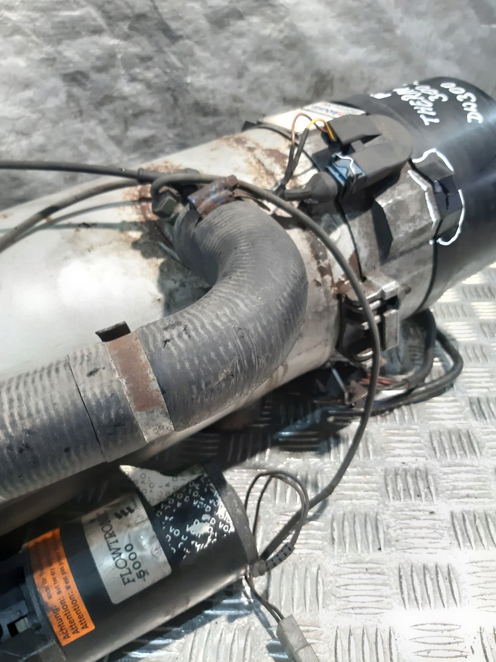Calefactor estacionario Webasto DW 300 30KW 24V/110W 2bar usado 4