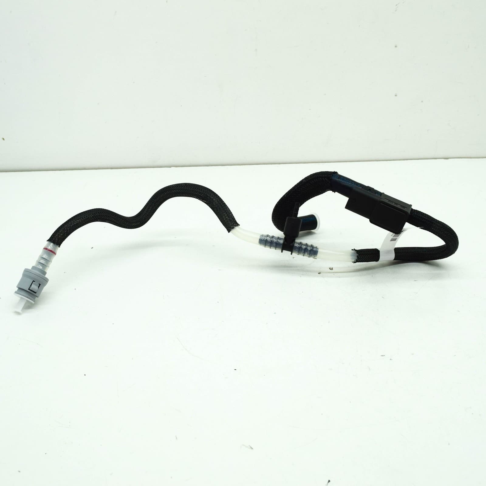 Tubería de combustible BMW X5 E70 13537808099 nuevo