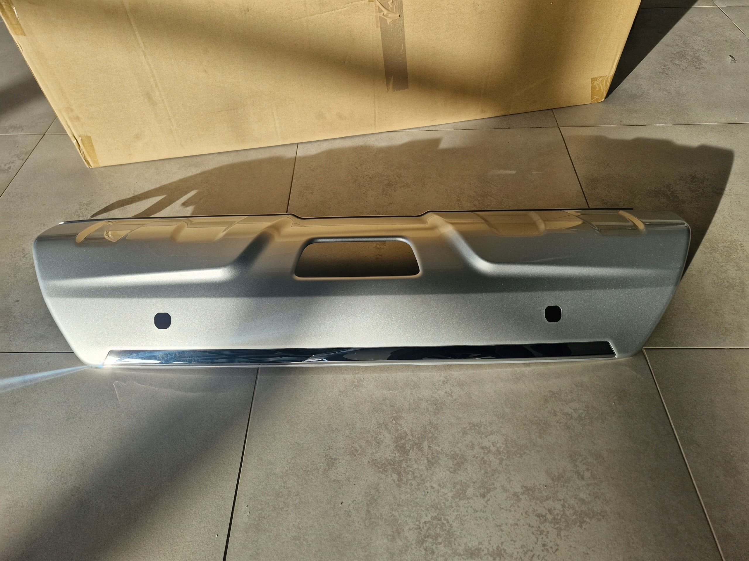 Inserto Original de Parachoques Trasero Nissan H59014CE10 nuevo