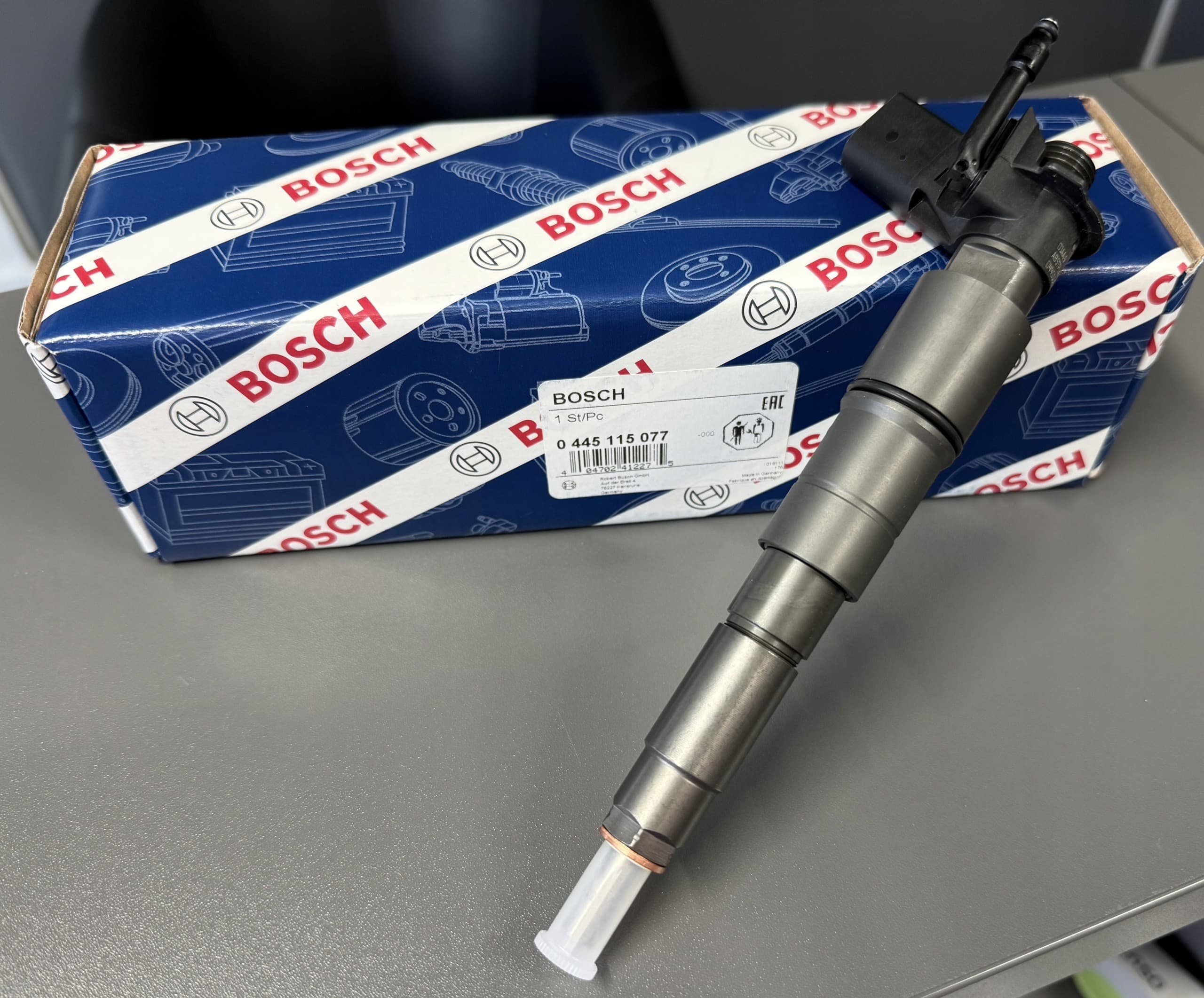 Inyector Bosch 0 445 115 077 nuevo