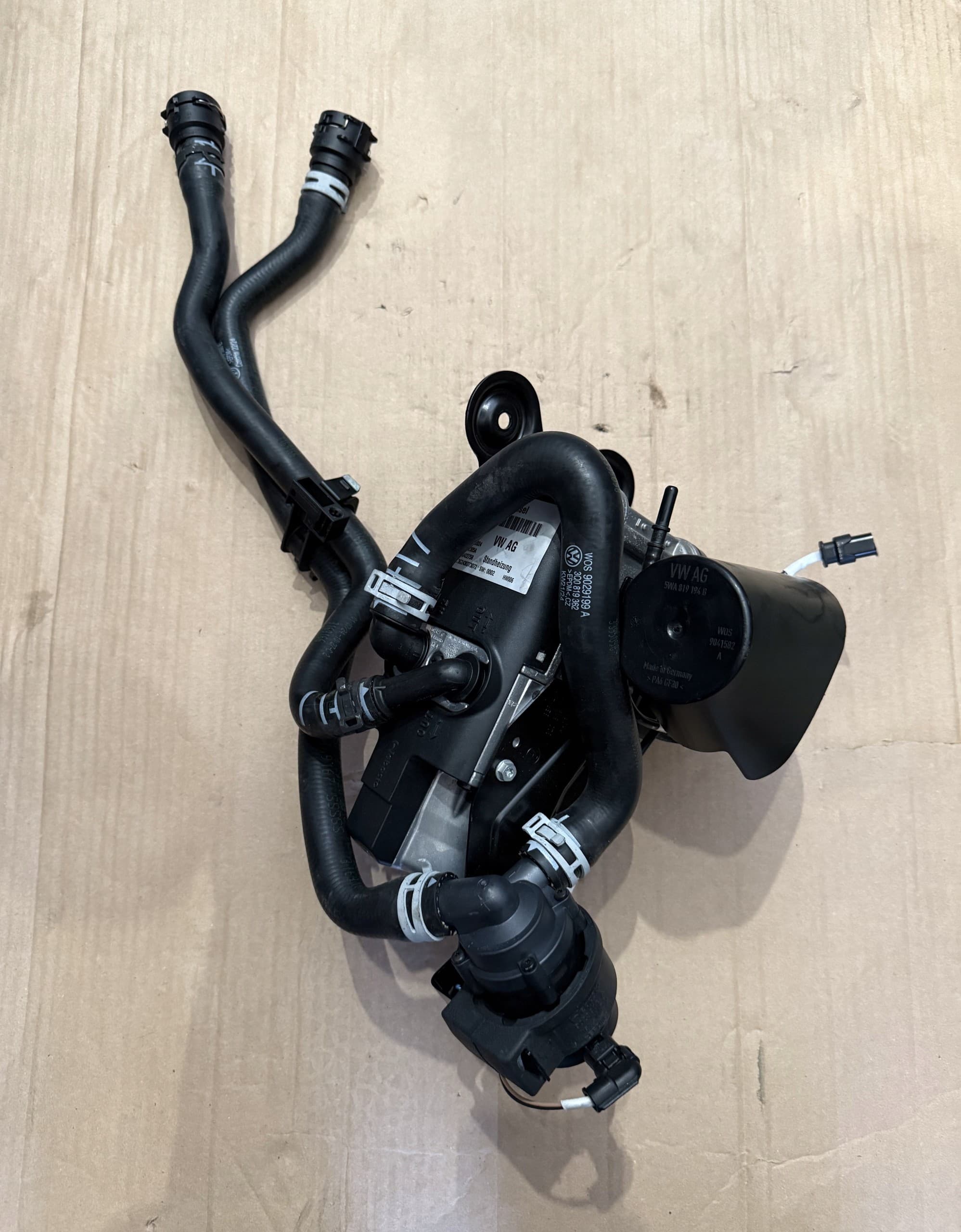 Calefactor estacionario VW Audi Bentley Webasto 3WA815005A usado
