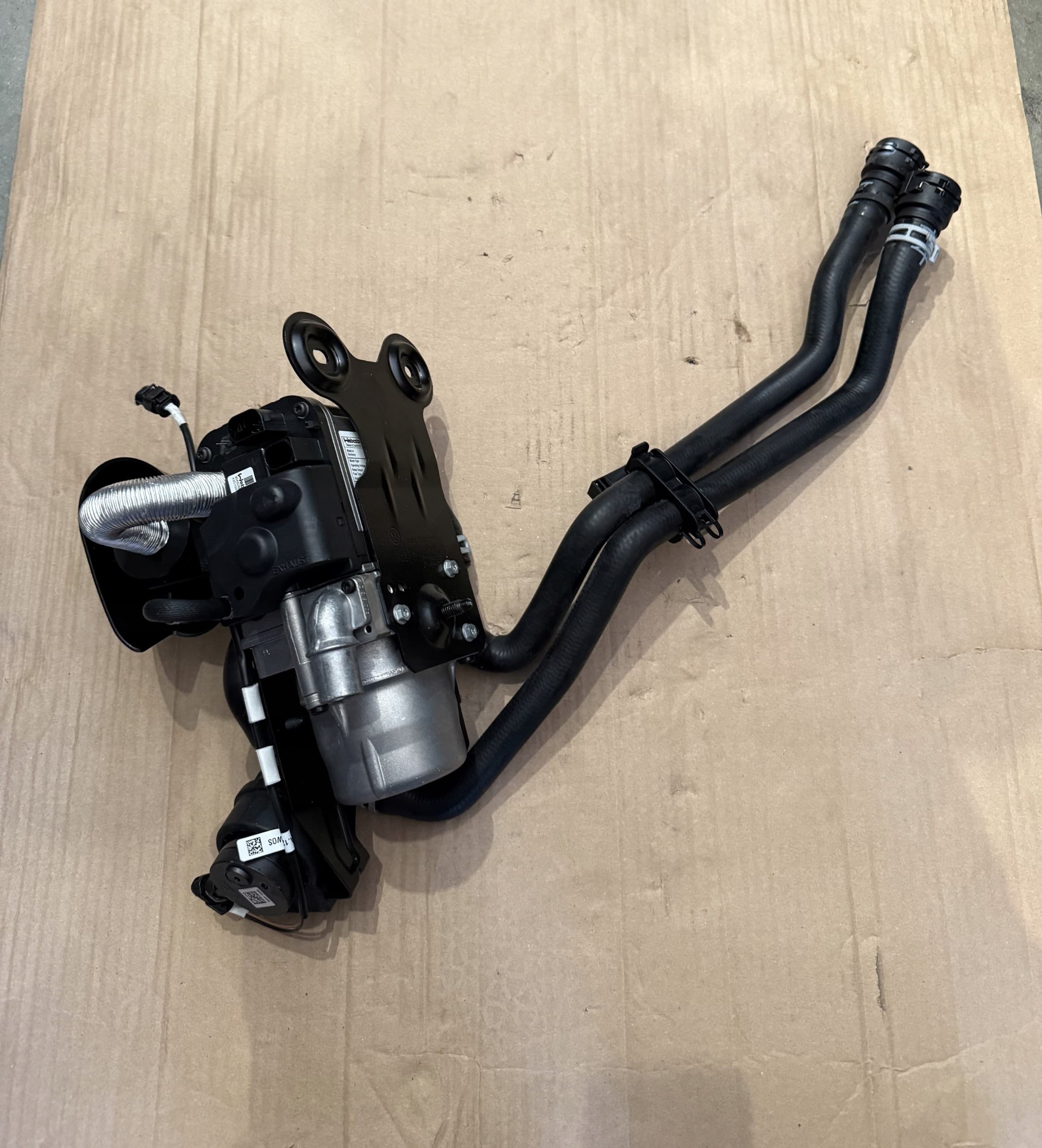 Calefactor estacionario VW Audi Bentley Webasto 3WA815005A usado 2