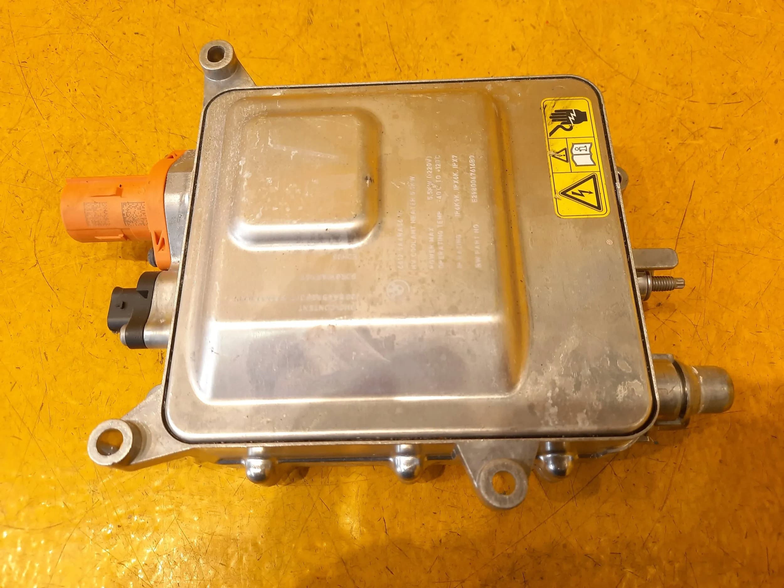 Calefactor eléctrico BMW U06 U11 5A4BA56 usado 5